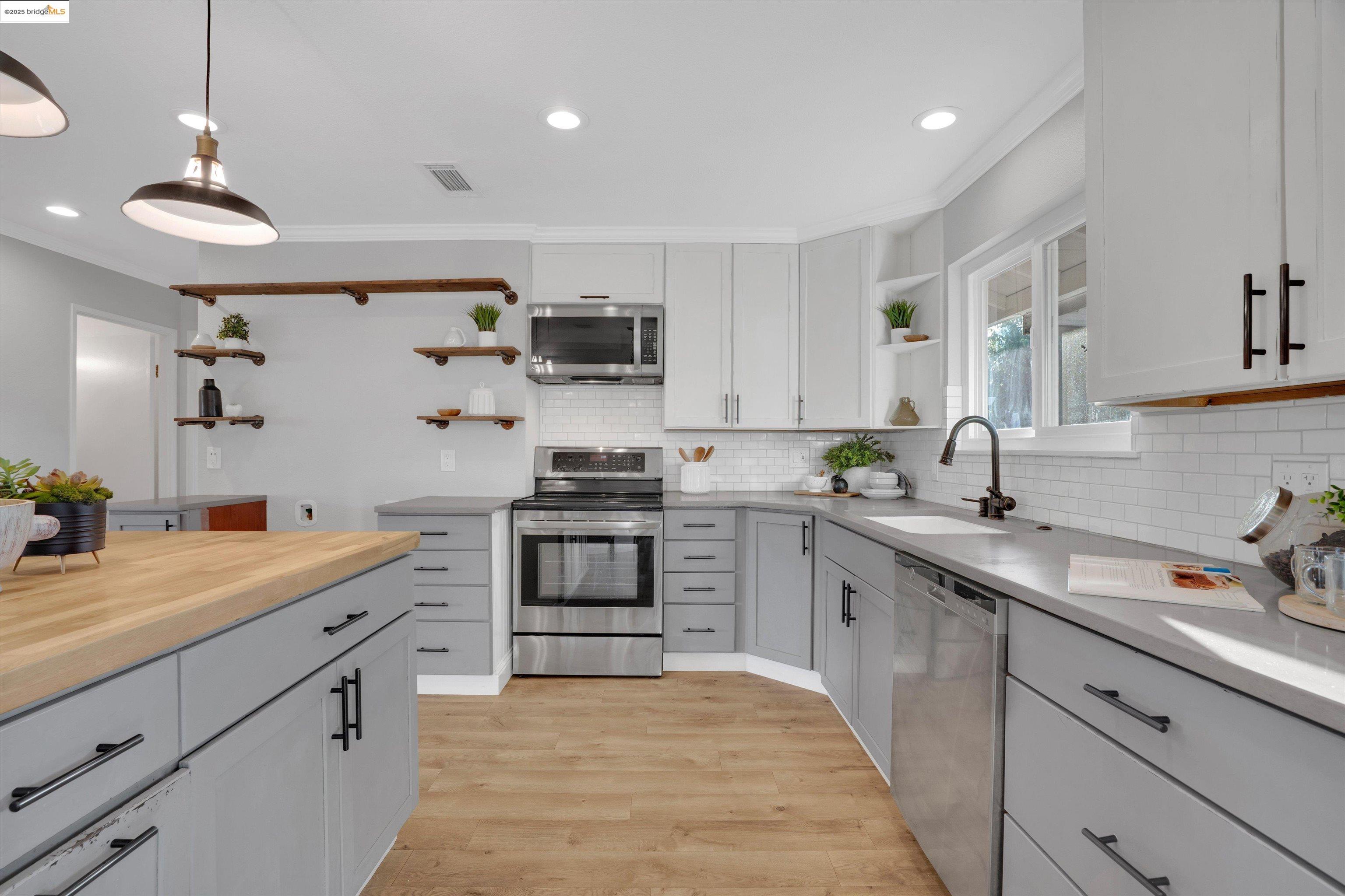 Detail Gallery Image 13 of 26 For 1166 Hibiscus Way, Livermore,  CA 94551 - 2 Beds | 2 Baths