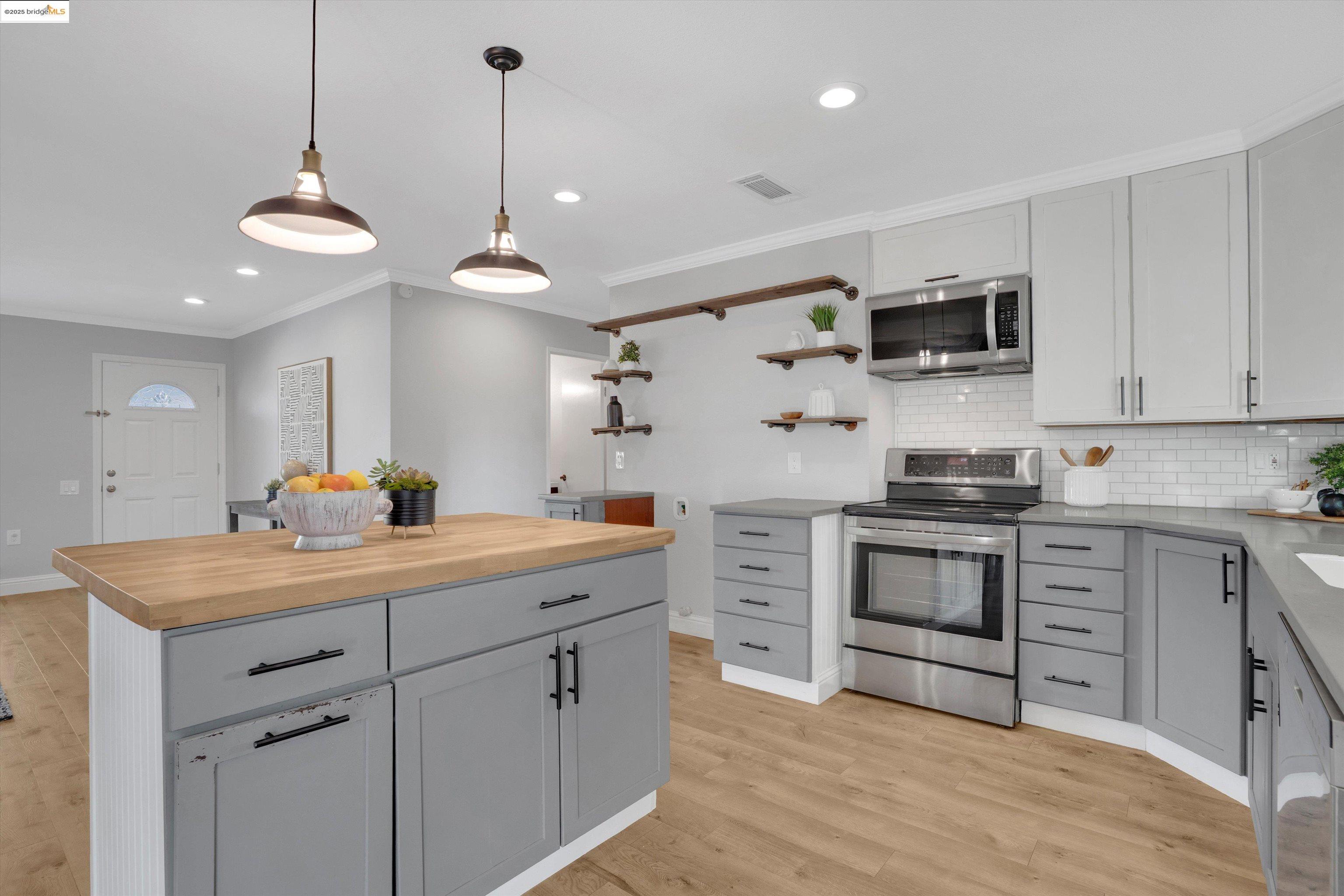 Detail Gallery Image 14 of 26 For 1166 Hibiscus Way, Livermore,  CA 94551 - 2 Beds | 2 Baths