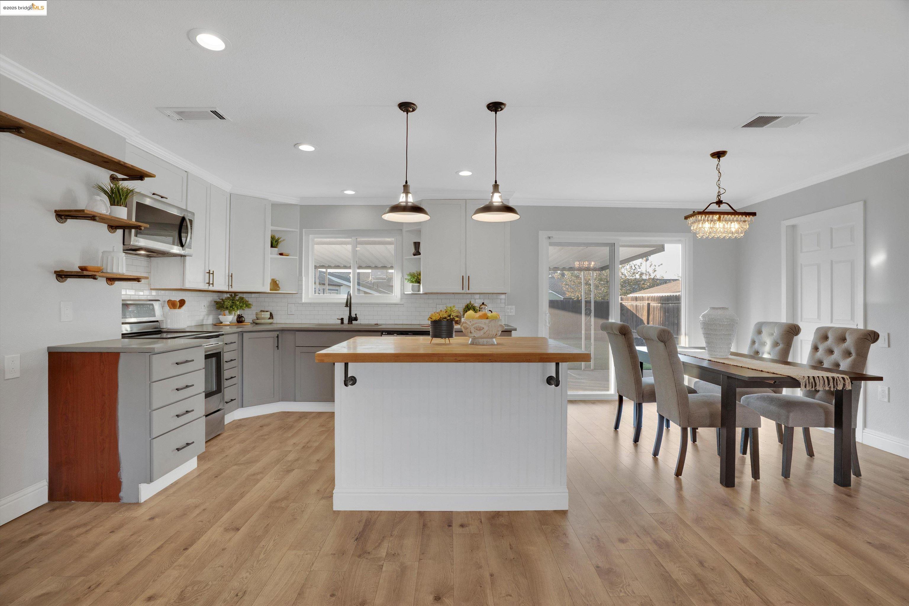 Detail Gallery Image 7 of 26 For 1166 Hibiscus Way, Livermore,  CA 94551 - 2 Beds | 2 Baths