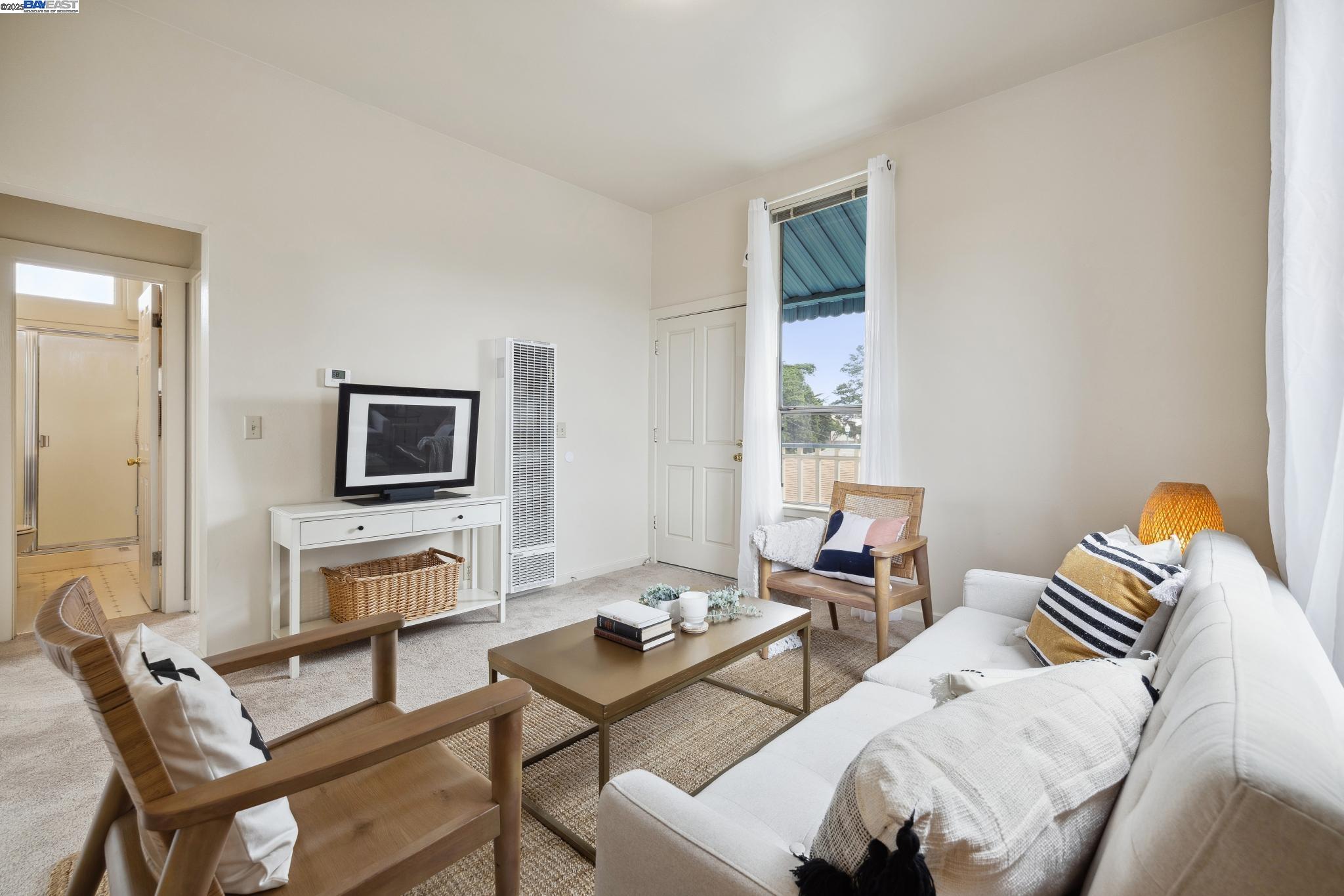 Detail Gallery Image 6 of 60 For 1820 3rd St, Alameda,  CA 94501 - – Beds | – Baths