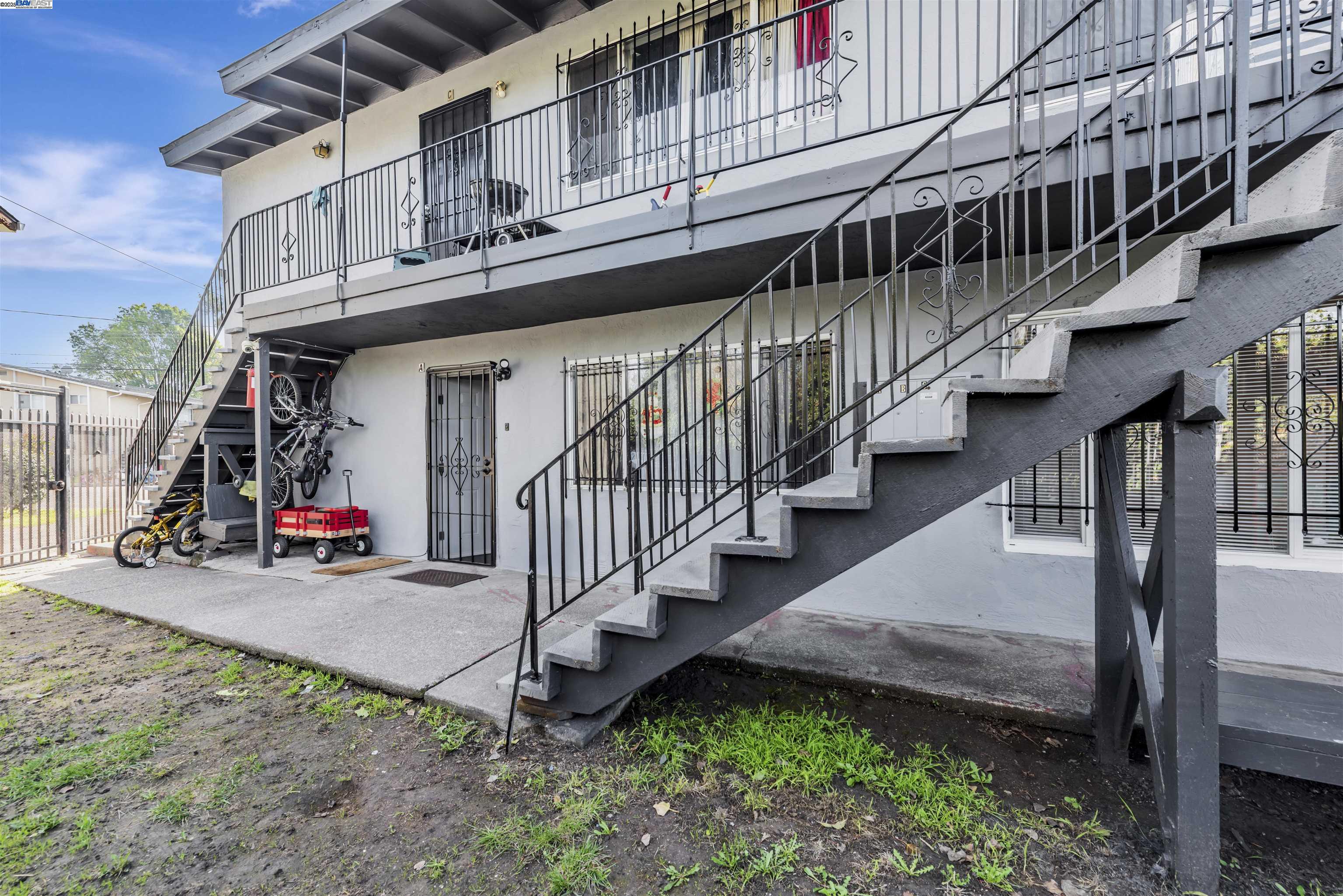 Detail Gallery Image 2 of 25 For 107 Catron Dr, Oakland,  CA 94603 - – Beds | – Baths