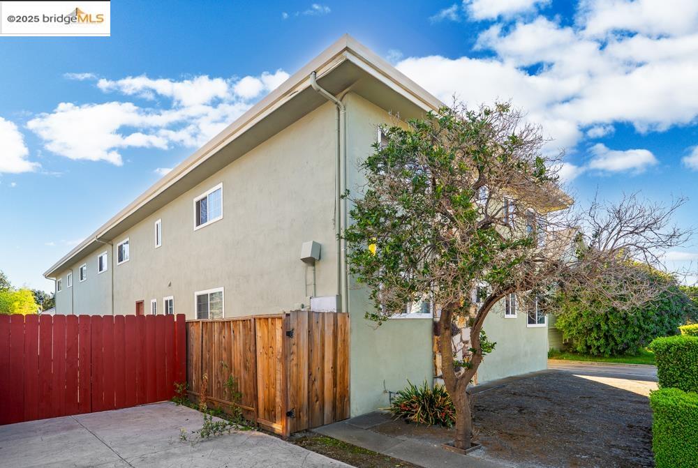 Detail Gallery Image 8 of 21 For 483 Joaquin Ave, San Leandro,  CA 94577-4911 - – Beds | – Baths