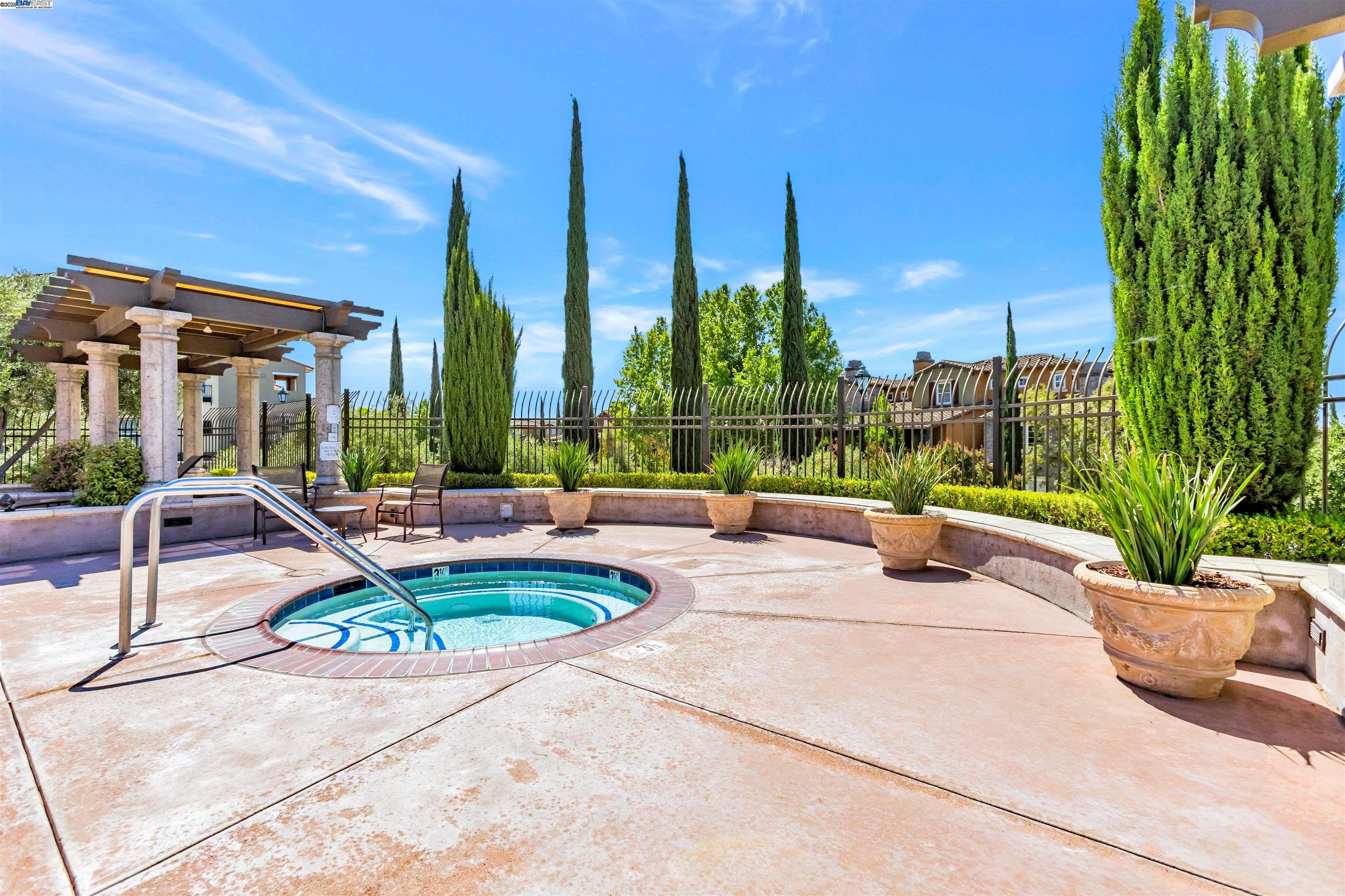 Detail Gallery Image 25 of 28 For 3493 Capoterra Way, Dublin,  CA 94568 - 2 Beds | 2/1 Baths