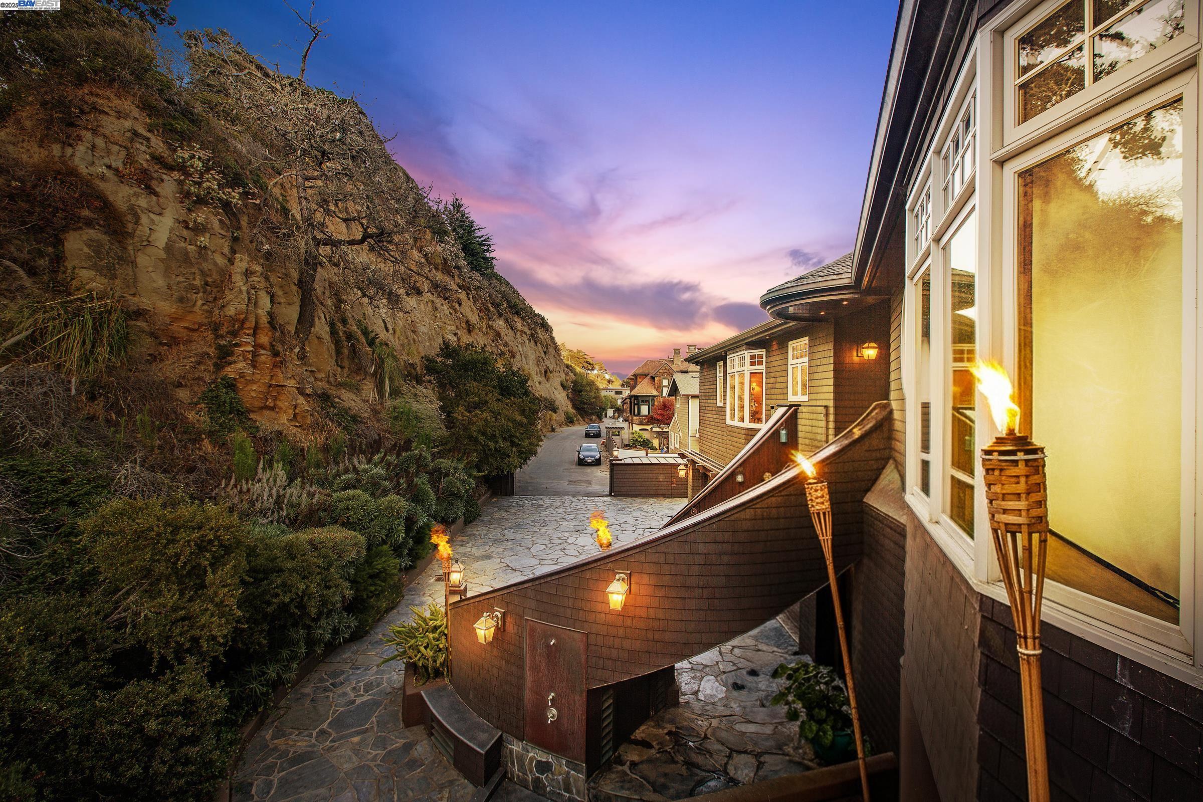 Detail Gallery Image 16 of 60 For 797 Las Olas Dr, Aptos,  CA 95003 - 5 Beds | 4/1 Baths