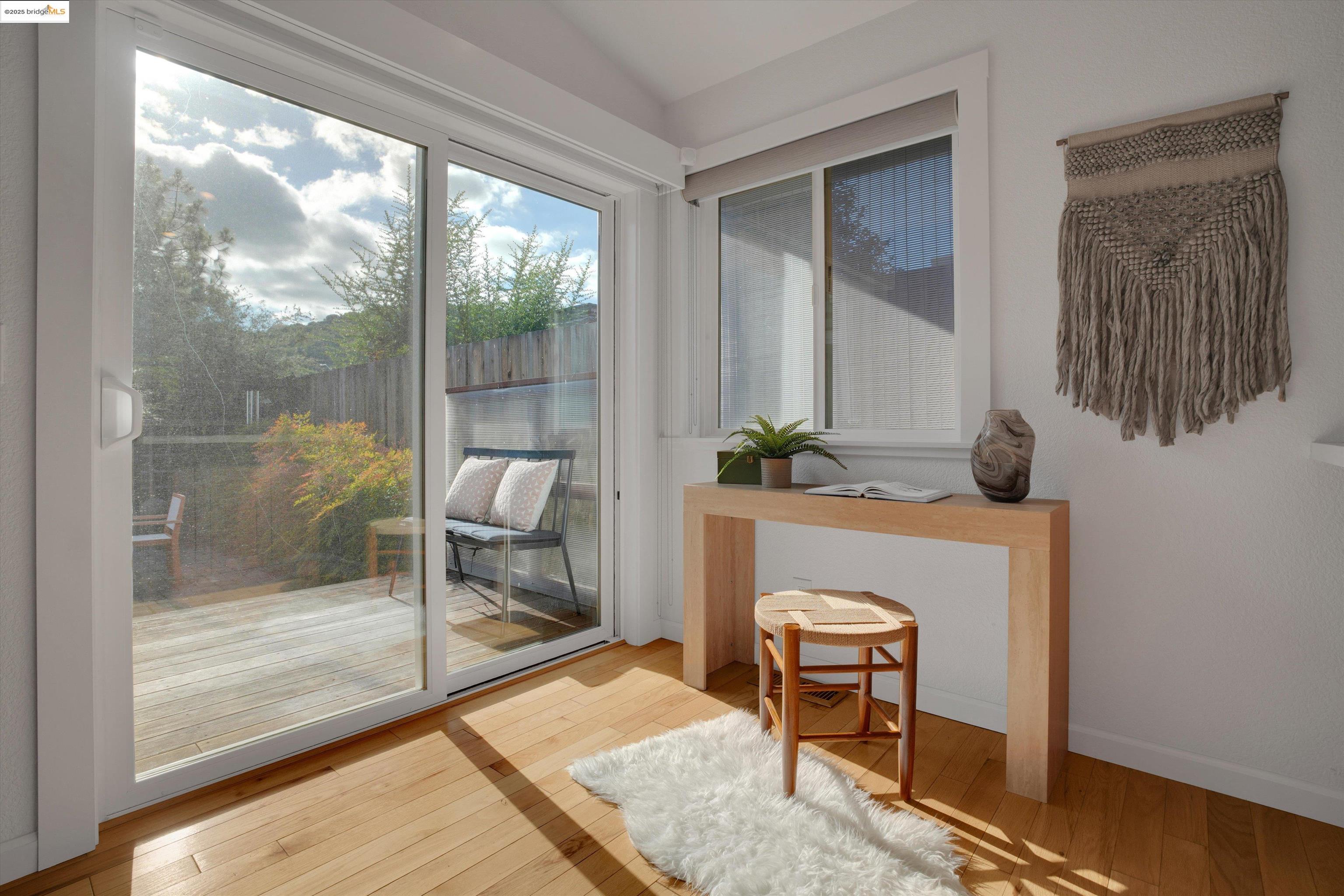 Detail Gallery Image 19 of 34 For 2380 Martinez Ct, Pinole,  CA 94564 - 3 Beds | 2 Baths