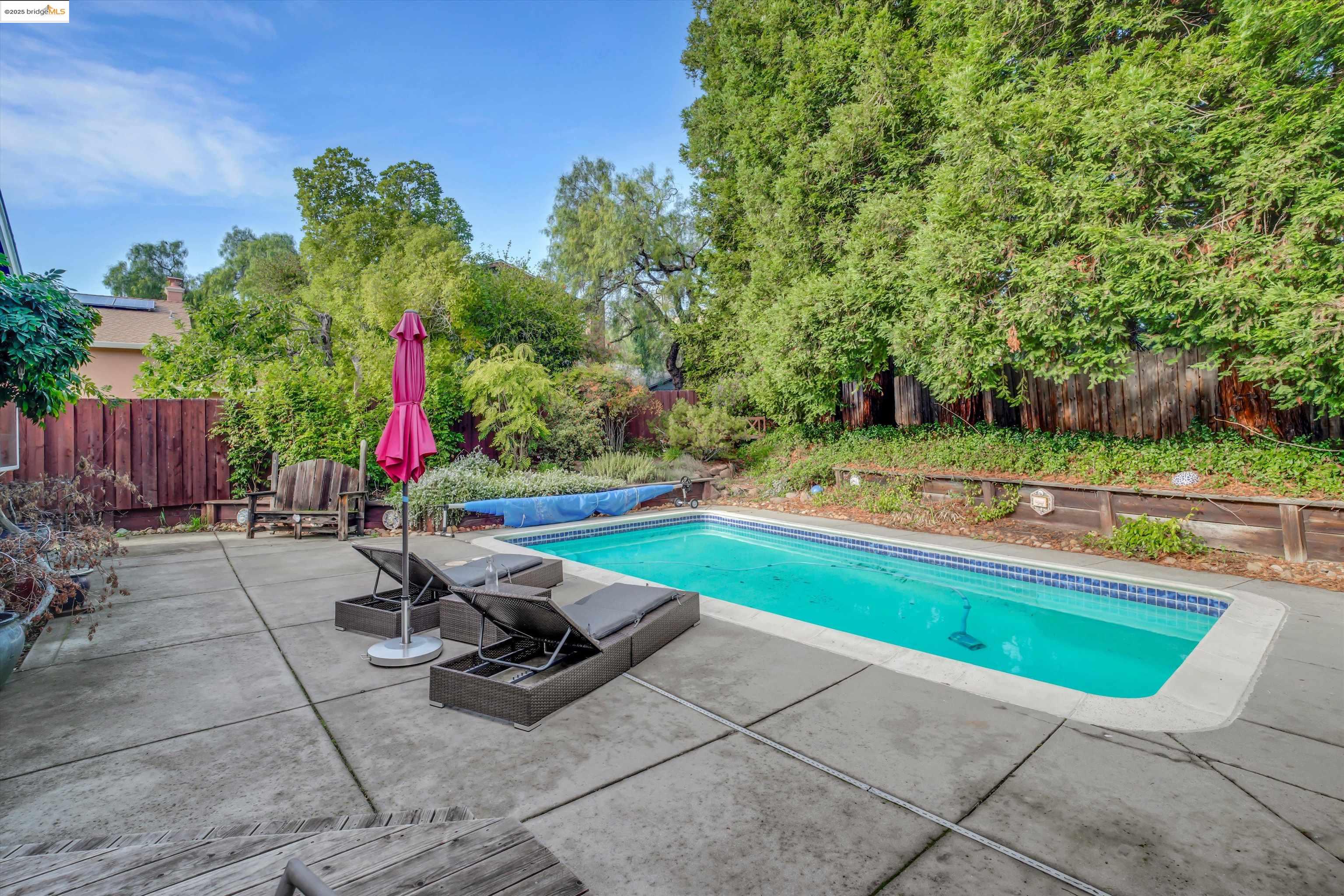 Detail Gallery Image 34 of 34 For 2380 Martinez Ct, Pinole,  CA 94564 - 3 Beds | 2 Baths