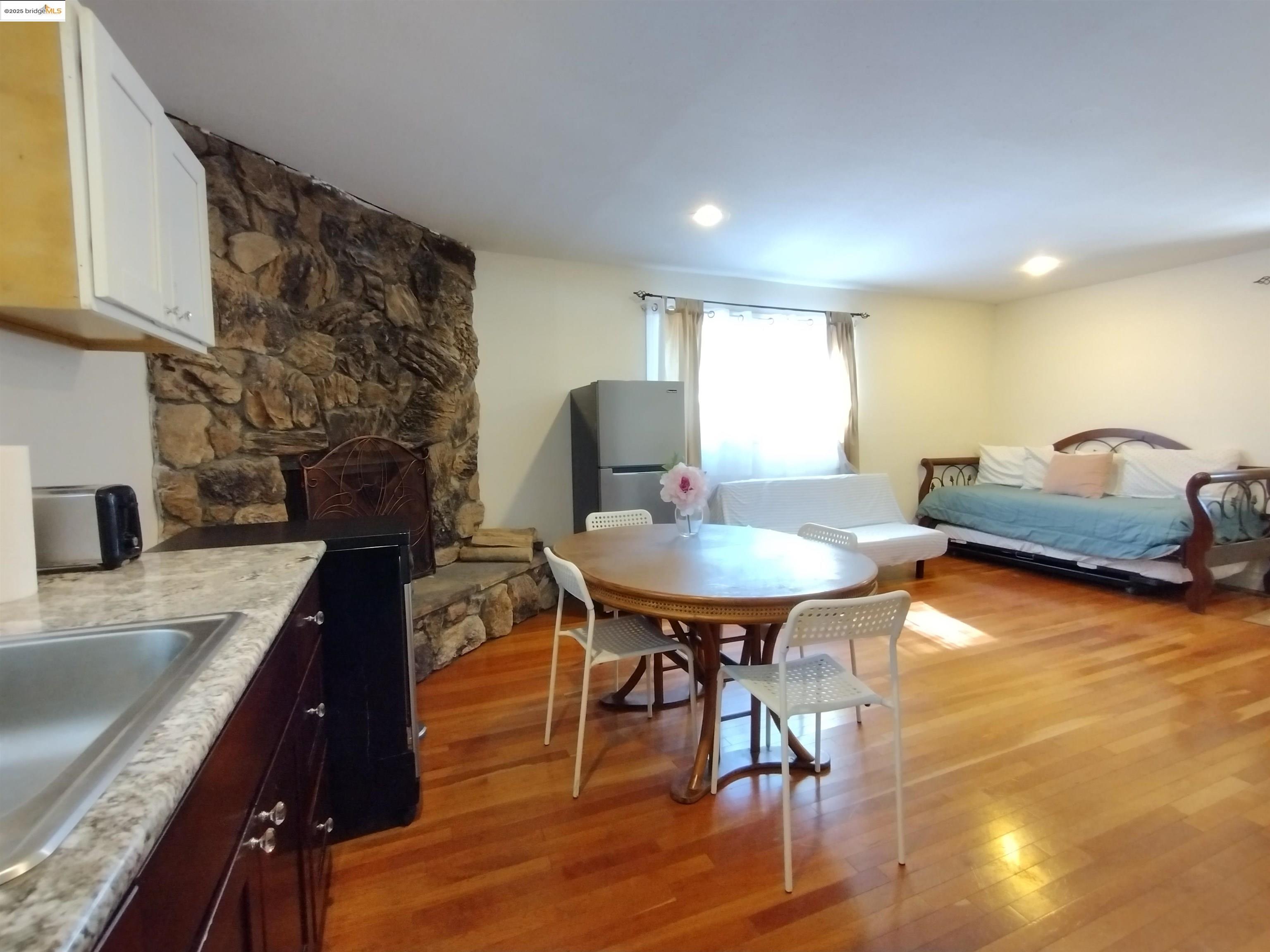 Detail Gallery Image 27 of 39 For 864 San Francisco Ave, South Lake Tahoe,  CA 96150 - 3 Beds | 3 Baths