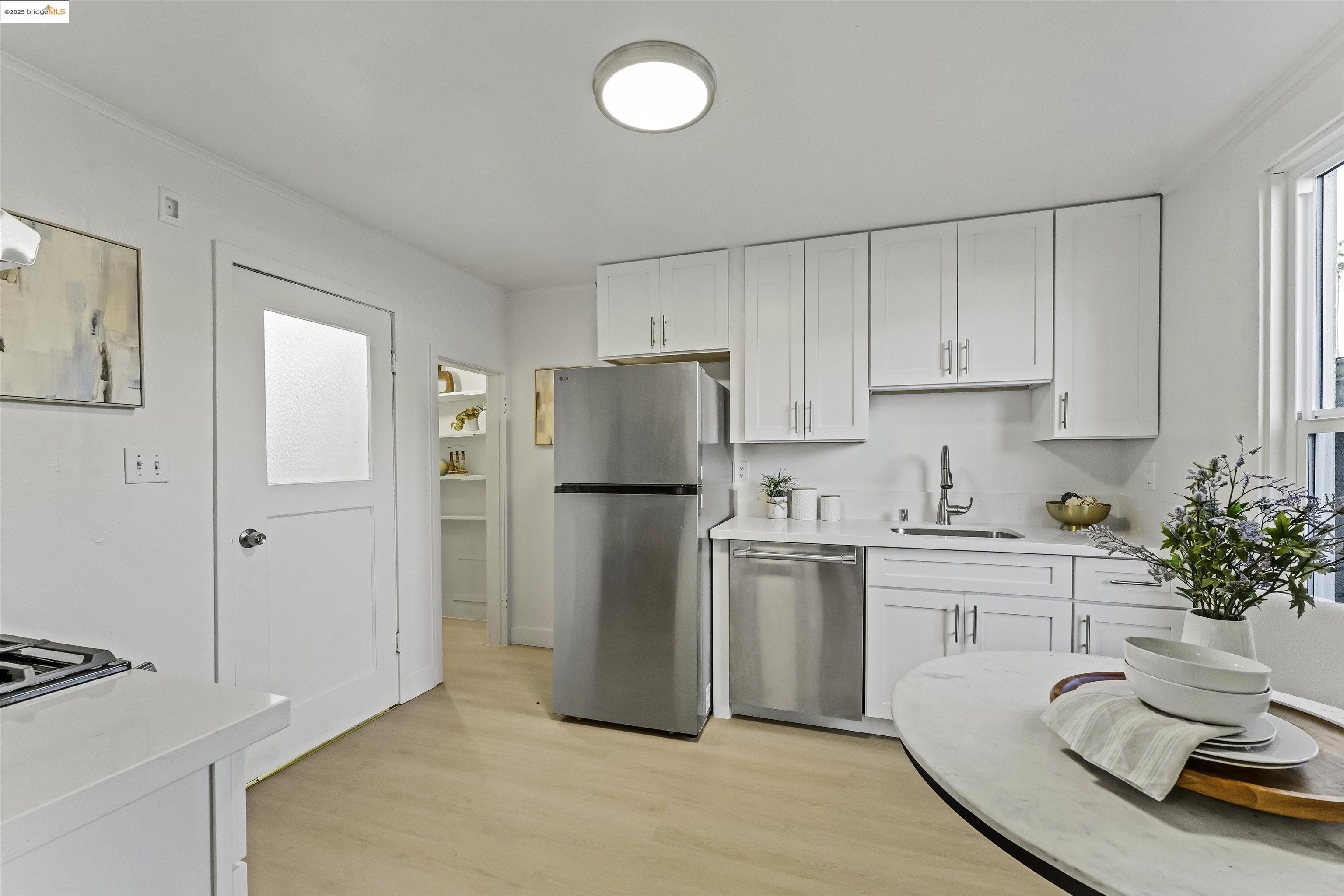 Detail Gallery Image 16 of 34 For 897 Oak Street, Alameda,  CA 94501 - – Beds | – Baths