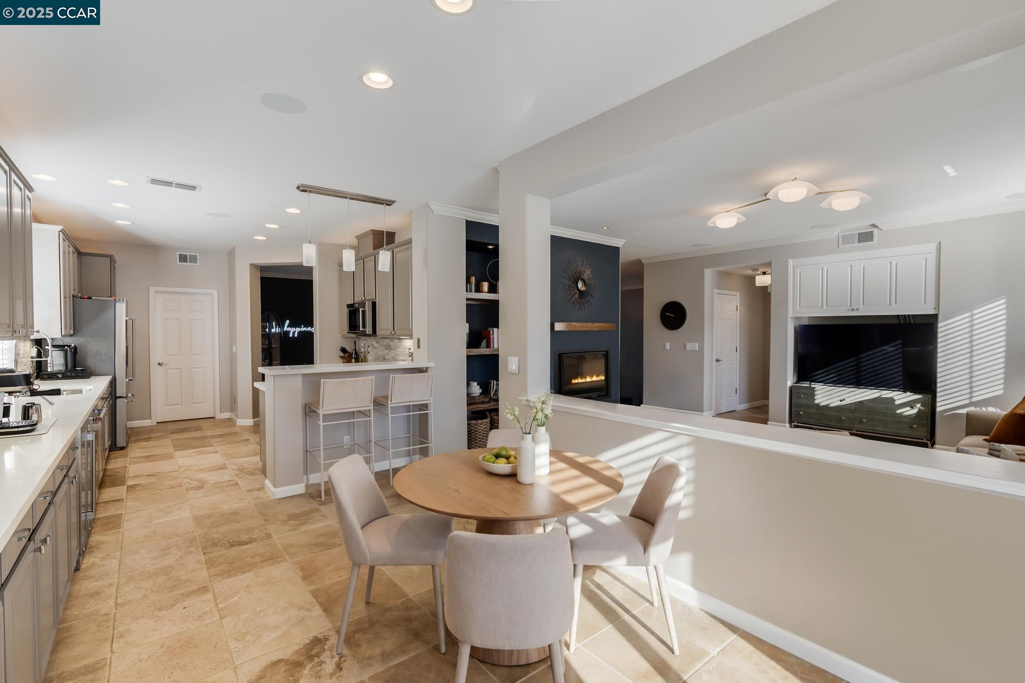 Detail Gallery Image 11 of 37 For 84 Plumeria Ct, Danville,  CA 94506 - 5 Beds | 3 Baths