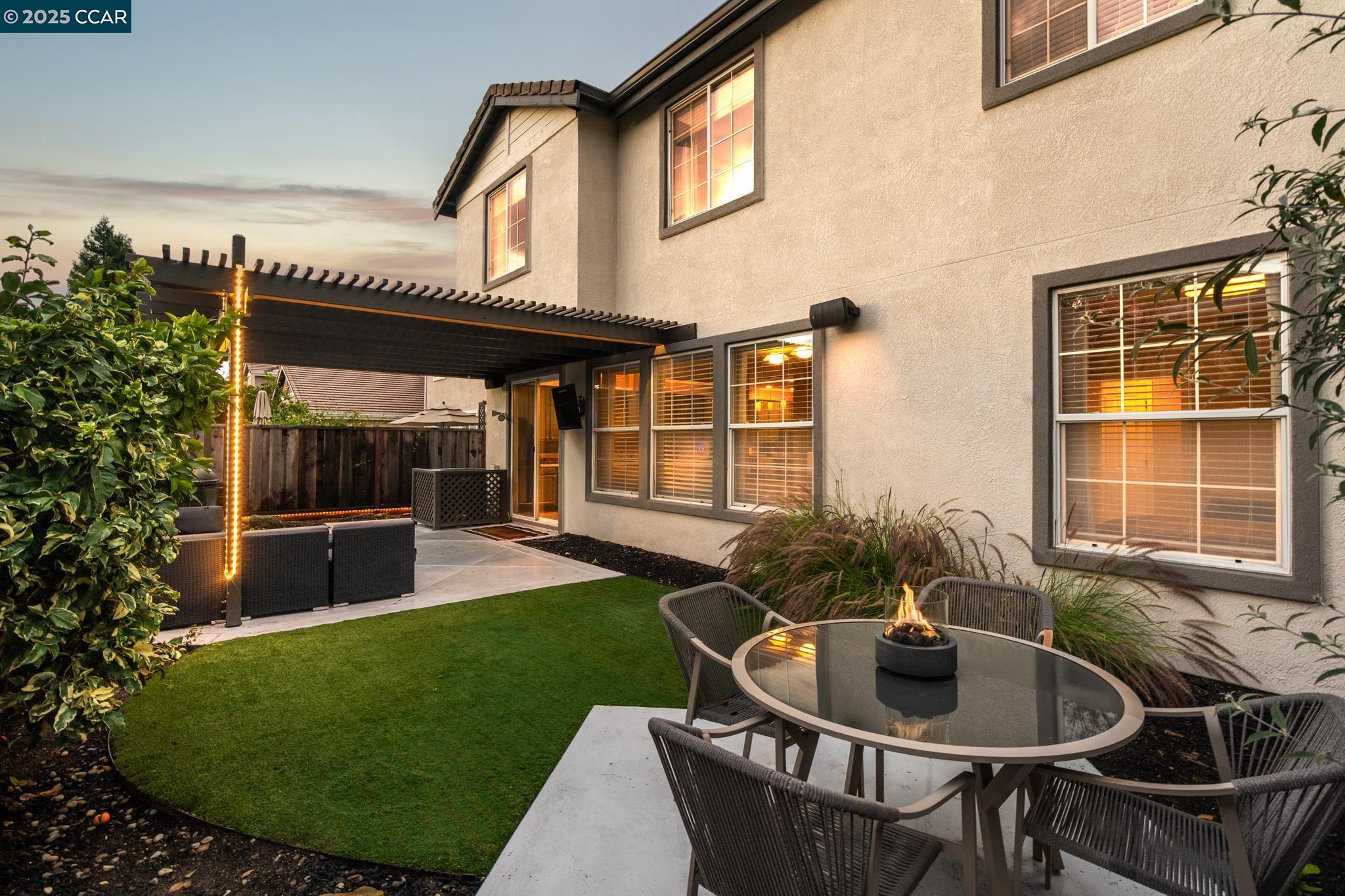 Detail Gallery Image 10 of 10 For 84 Plumeria Ct, Danville,  CA 94506 - 5 Beds | 3 Baths