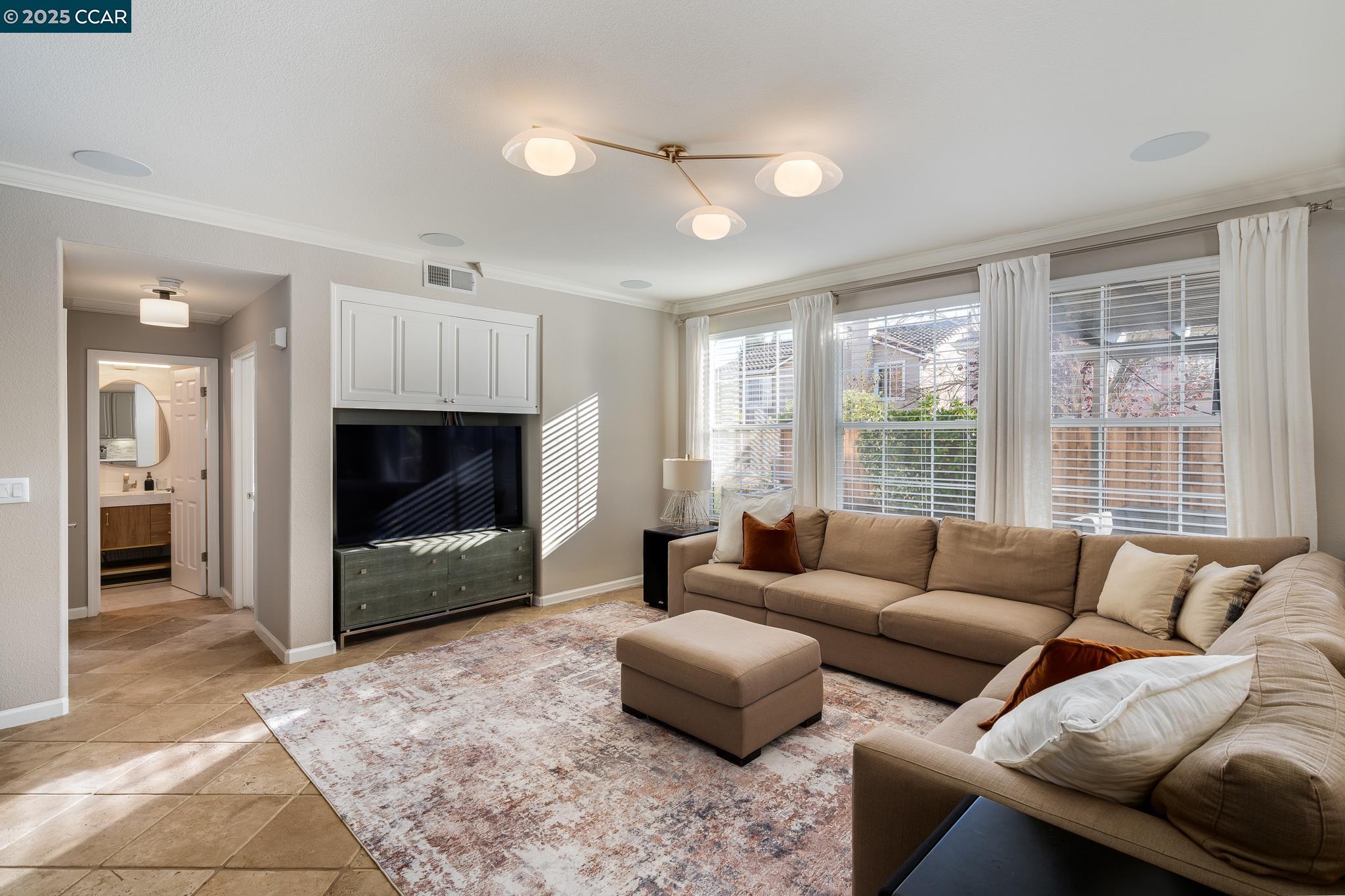 Detail Gallery Image 15 of 37 For 84 Plumeria Ct, Danville,  CA 94506 - 5 Beds | 3 Baths