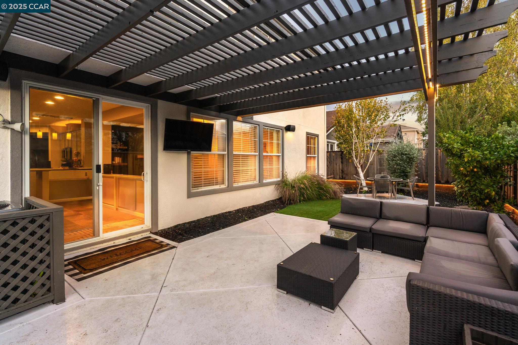 Detail Gallery Image 30 of 37 For 84 Plumeria Ct, Danville,  CA 94506 - 5 Beds | 3 Baths