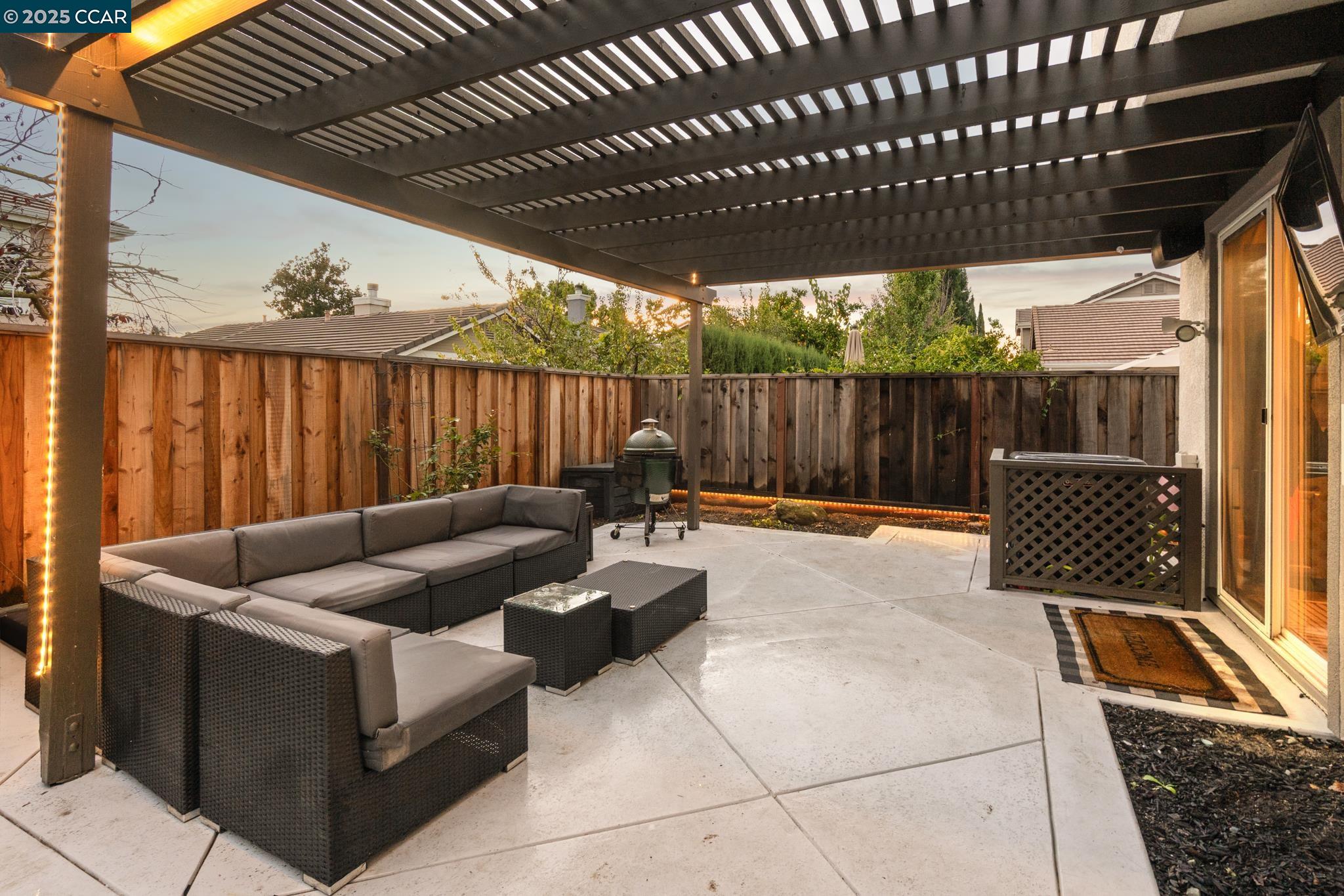 Detail Gallery Image 6 of 10 For 84 Plumeria Ct, Danville,  CA 94506 - 5 Beds | 3 Baths