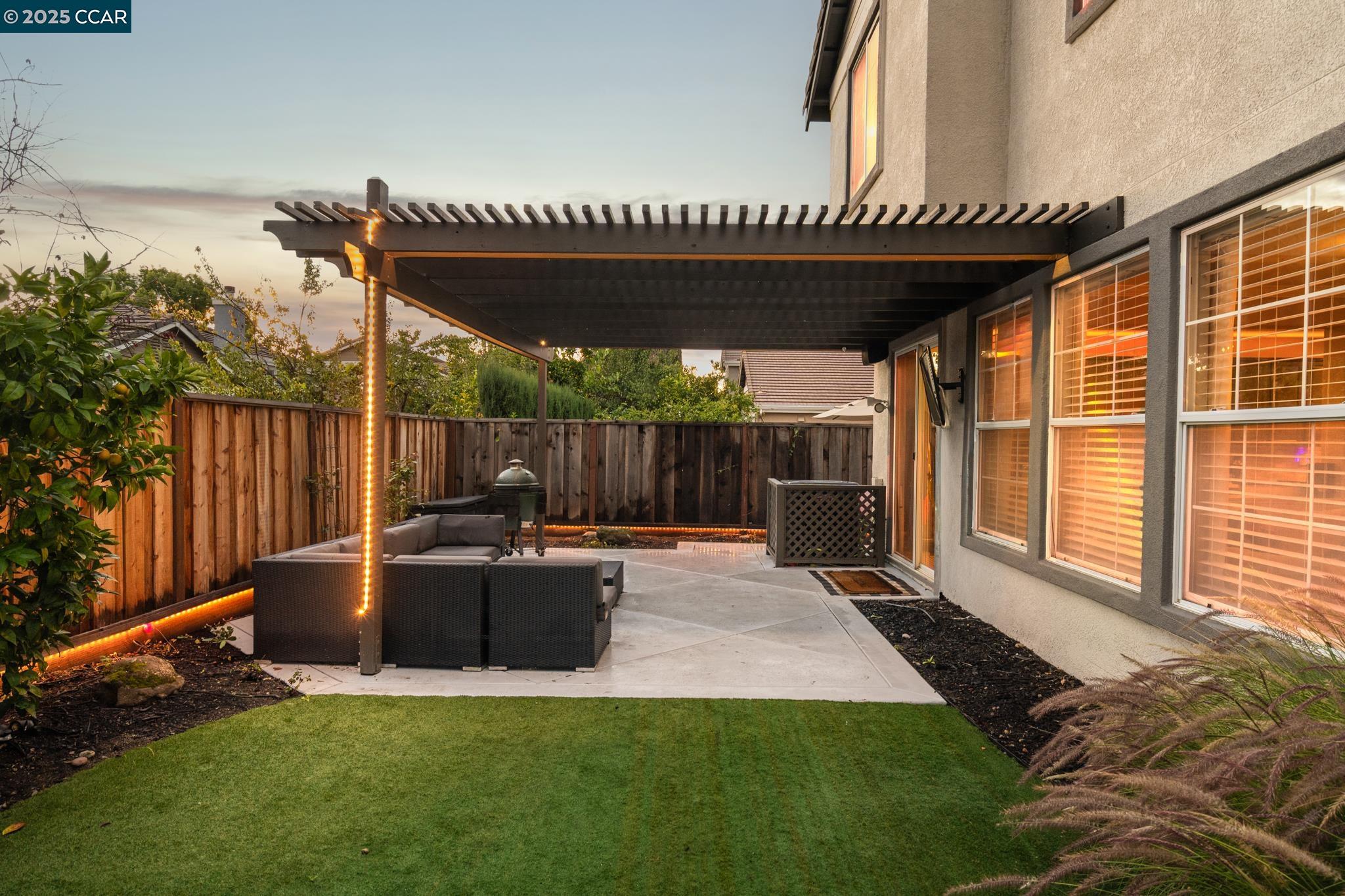 Detail Gallery Image 7 of 10 For 84 Plumeria Ct, Danville,  CA 94506 - 5 Beds | 3 Baths