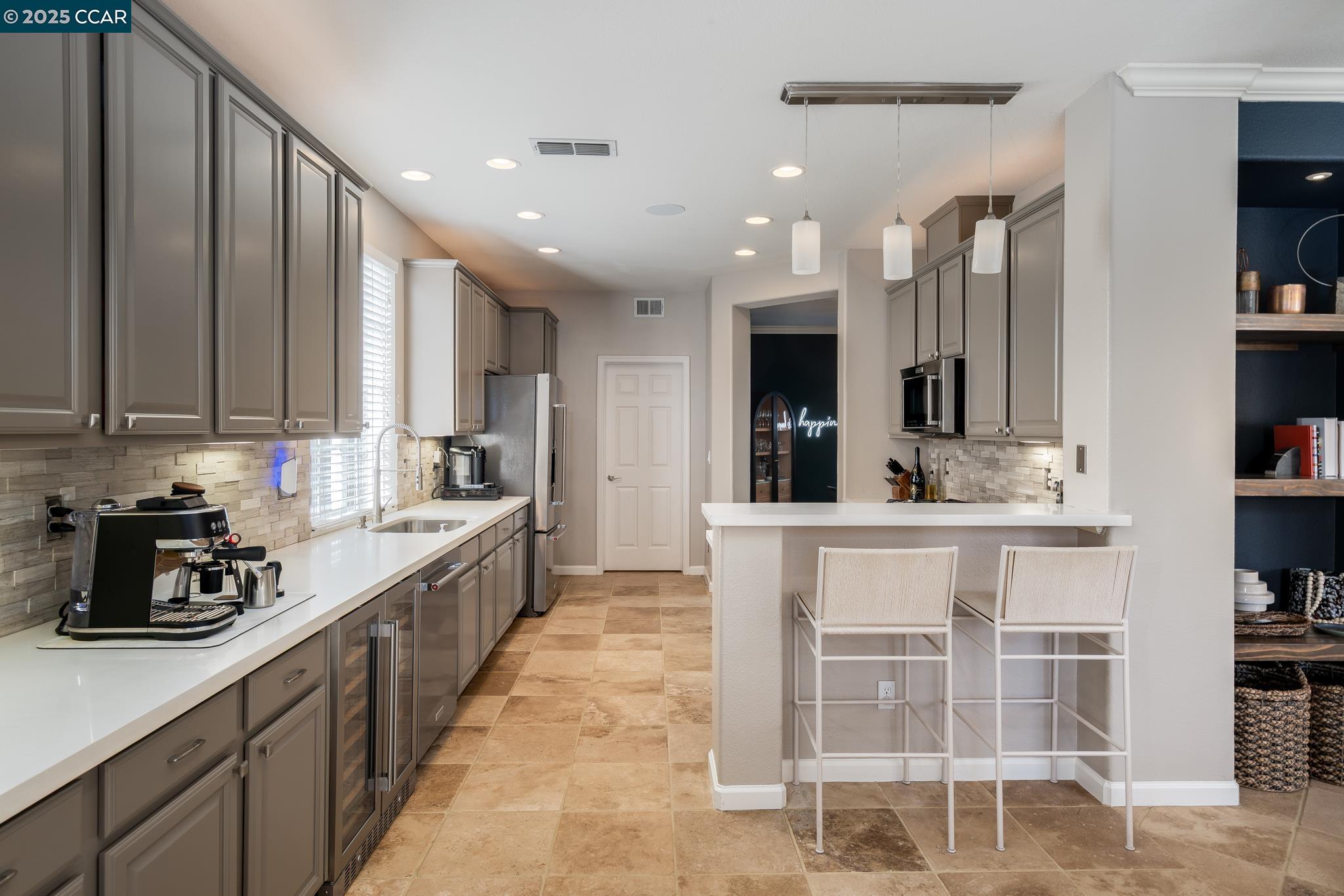 Detail Gallery Image 10 of 37 For 84 Plumeria Ct, Danville,  CA 94506 - 5 Beds | 3 Baths