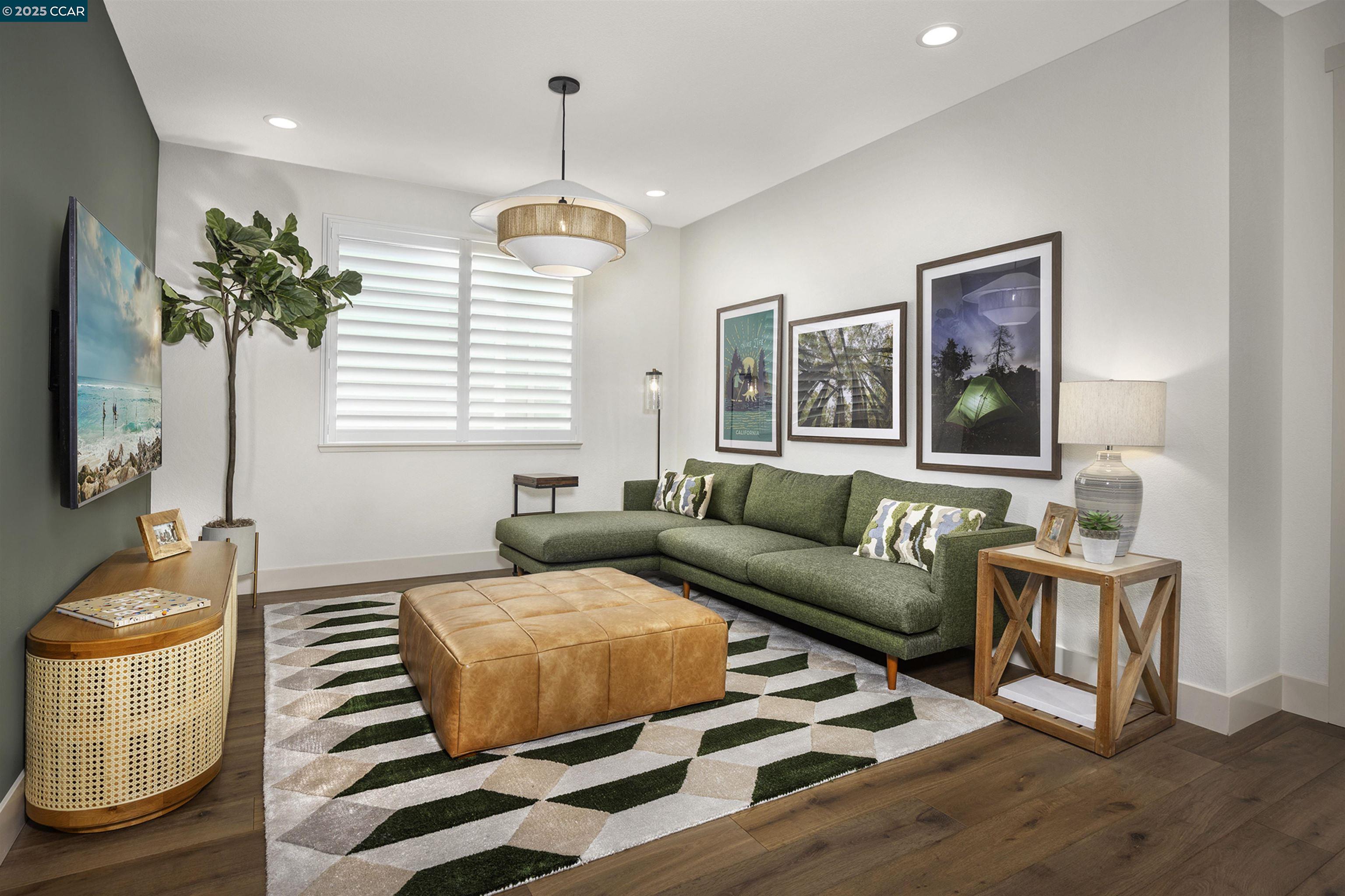 Detail Gallery Image 12 of 14 For 17429 Bushwick Lane, Lathrop,  CA 95330 - 5 Beds | 3/1 Baths