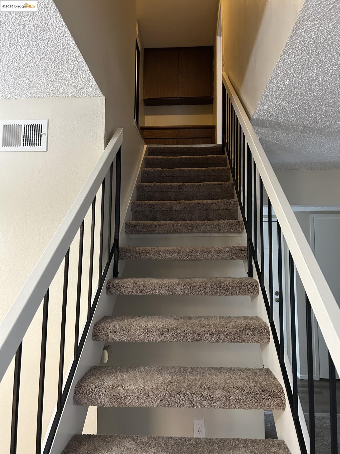 Detail Gallery Image 18 of 37 For 1363 Ridgecrest Rd, Pinole,  CA 94564 - 3 Beds | 2/1 Baths