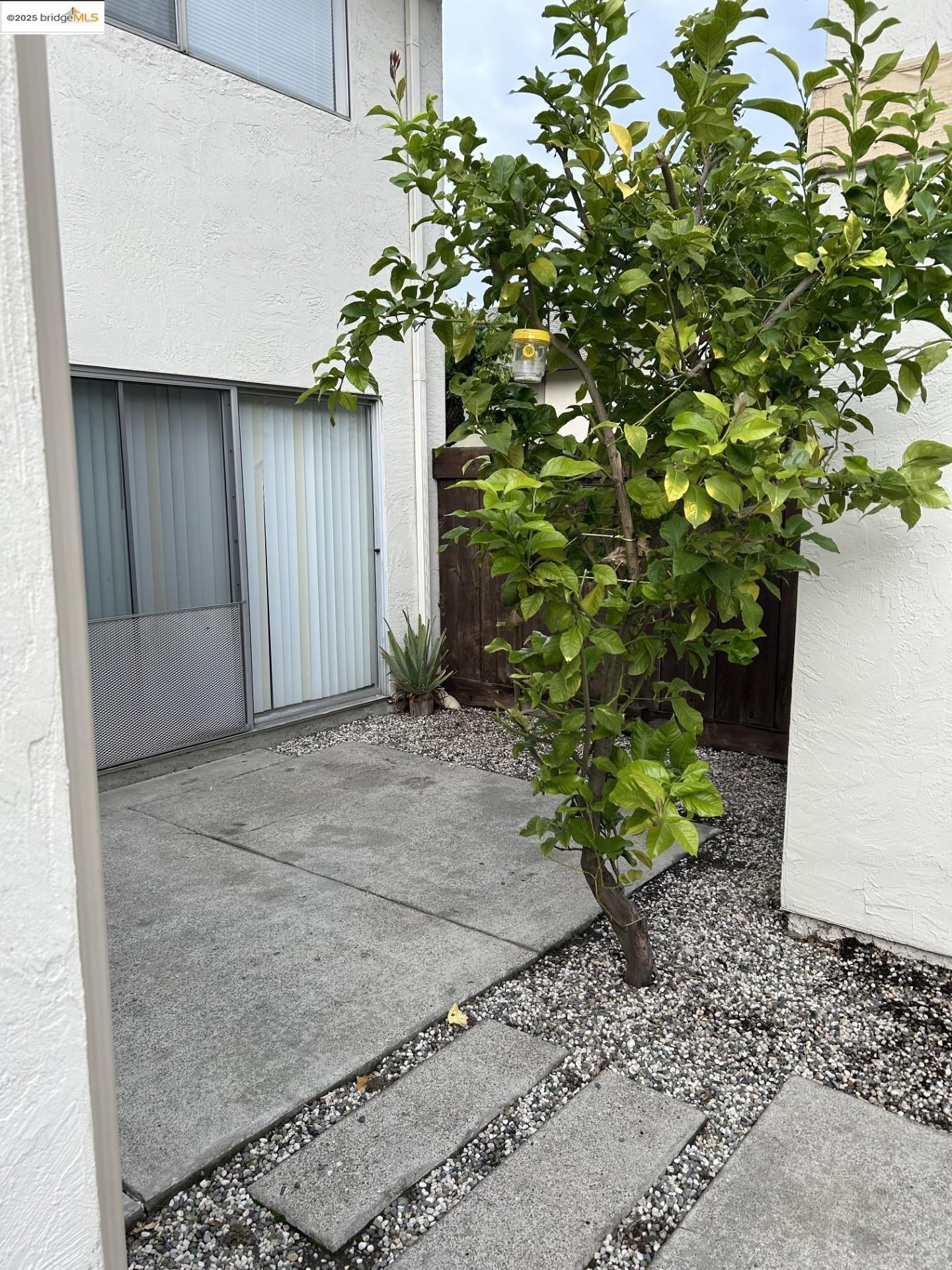 Detail Gallery Image 22 of 37 For 1363 Ridgecrest Rd, Pinole,  CA 94564 - 3 Beds | 2/1 Baths