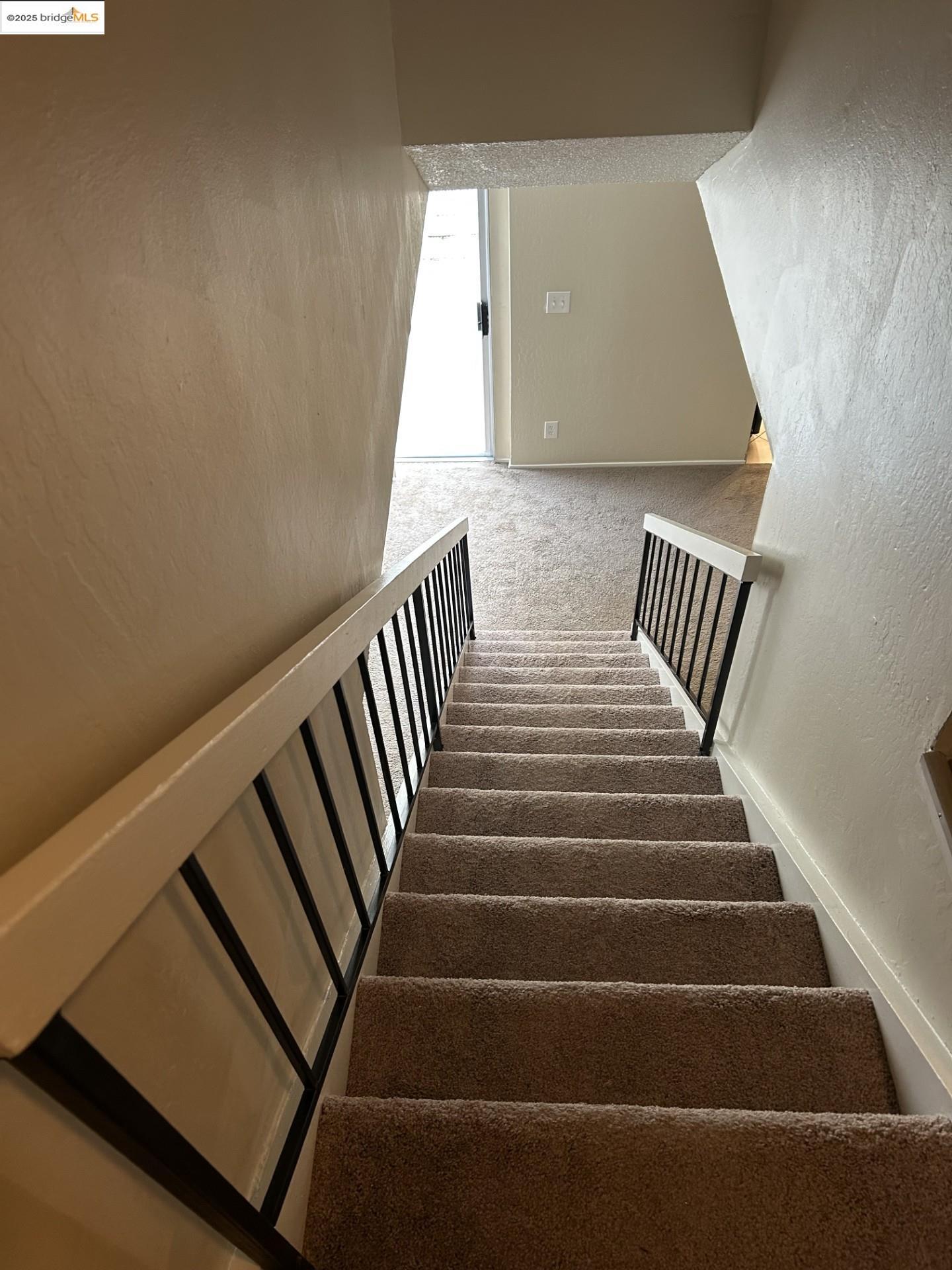 Detail Gallery Image 31 of 37 For 1363 Ridgecrest Rd, Pinole,  CA 94564 - 3 Beds | 2/1 Baths