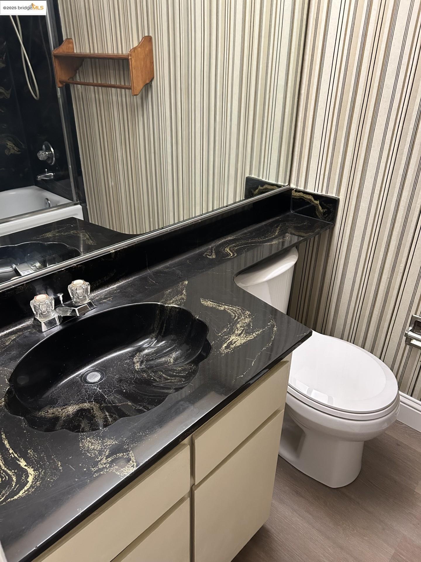 Detail Gallery Image 34 of 37 For 1363 Ridgecrest Rd, Pinole,  CA 94564 - 3 Beds | 2/1 Baths