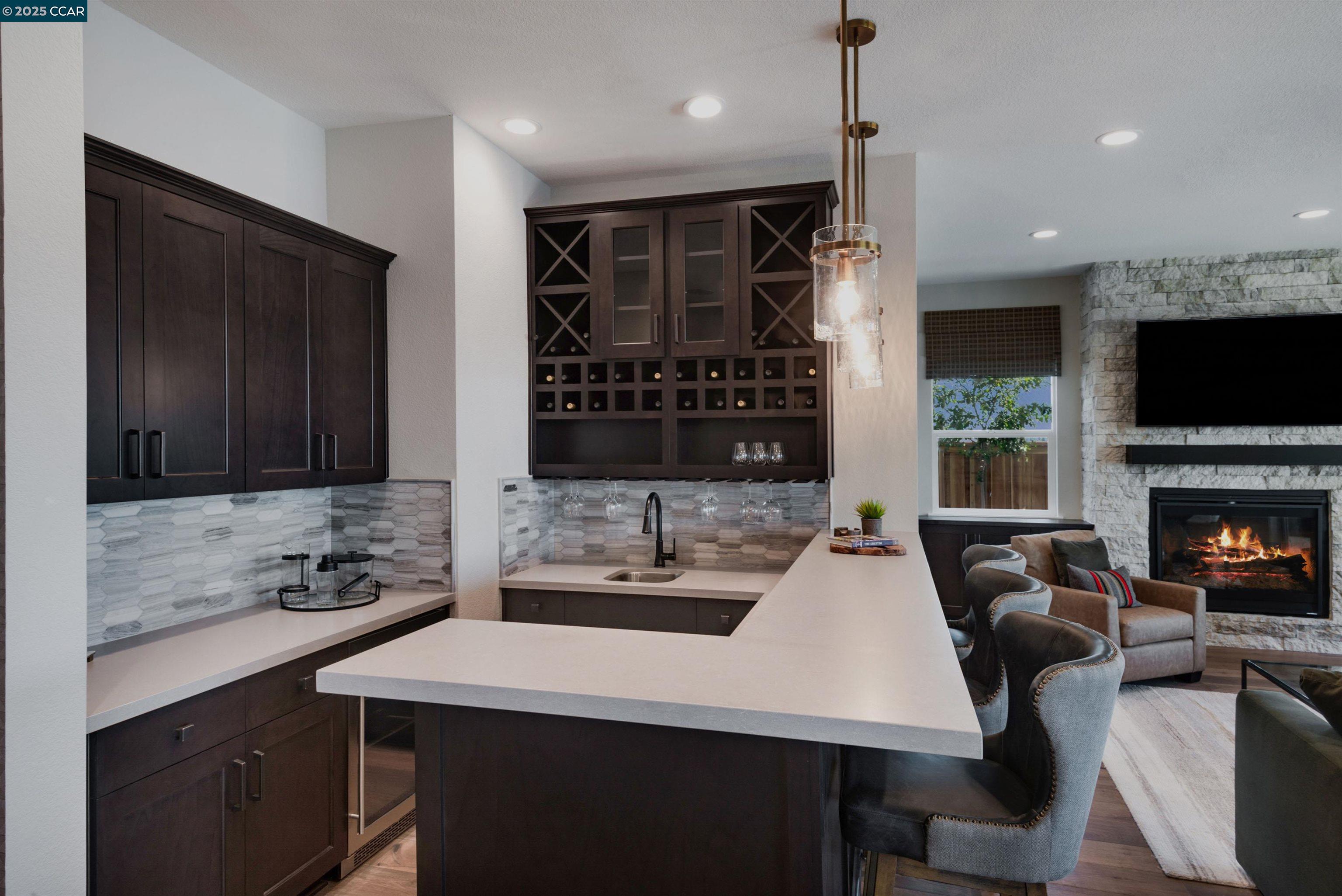 Detail Gallery Image 2 of 20 For 16121 Poulson Ct, Lathrop,  CA 95330 - 5 Beds | 4/1 Baths