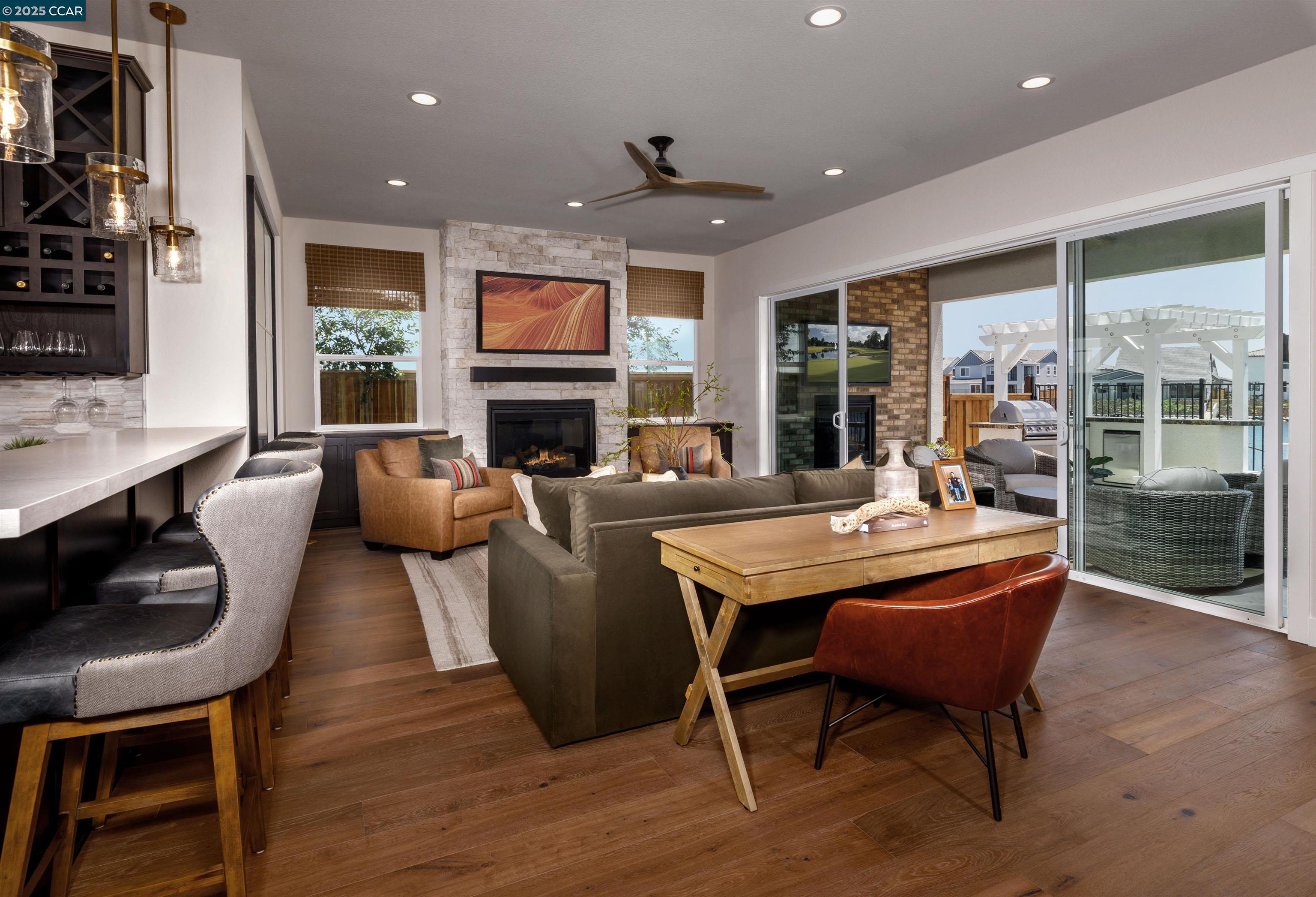 Detail Gallery Image 8 of 20 For 16121 Poulson Ct, Lathrop,  CA 95330 - 5 Beds | 4/1 Baths