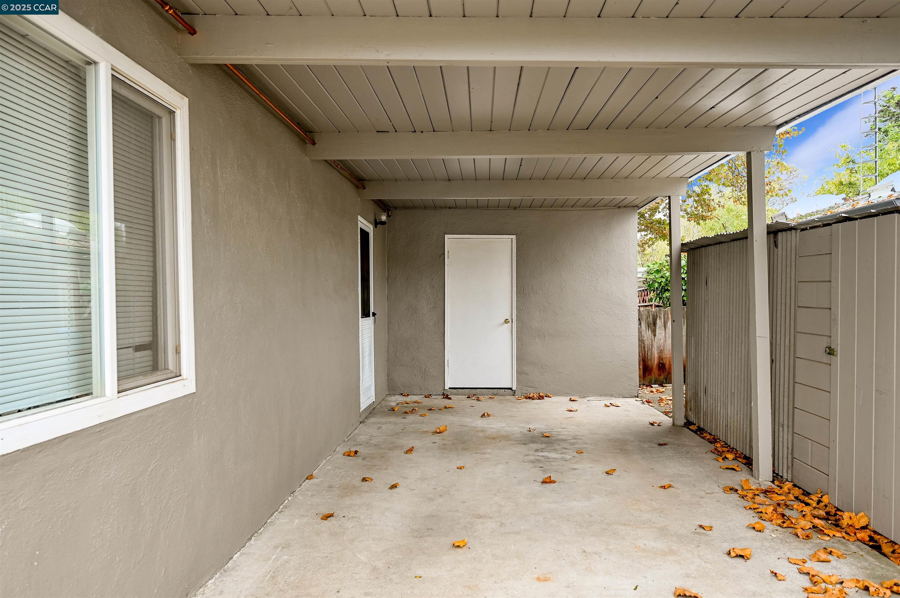 Detail Gallery Image 4 of 27 For 3898 Macmurtry Ct, Martinez,  CA 94553 - 3 Beds | 1 Baths