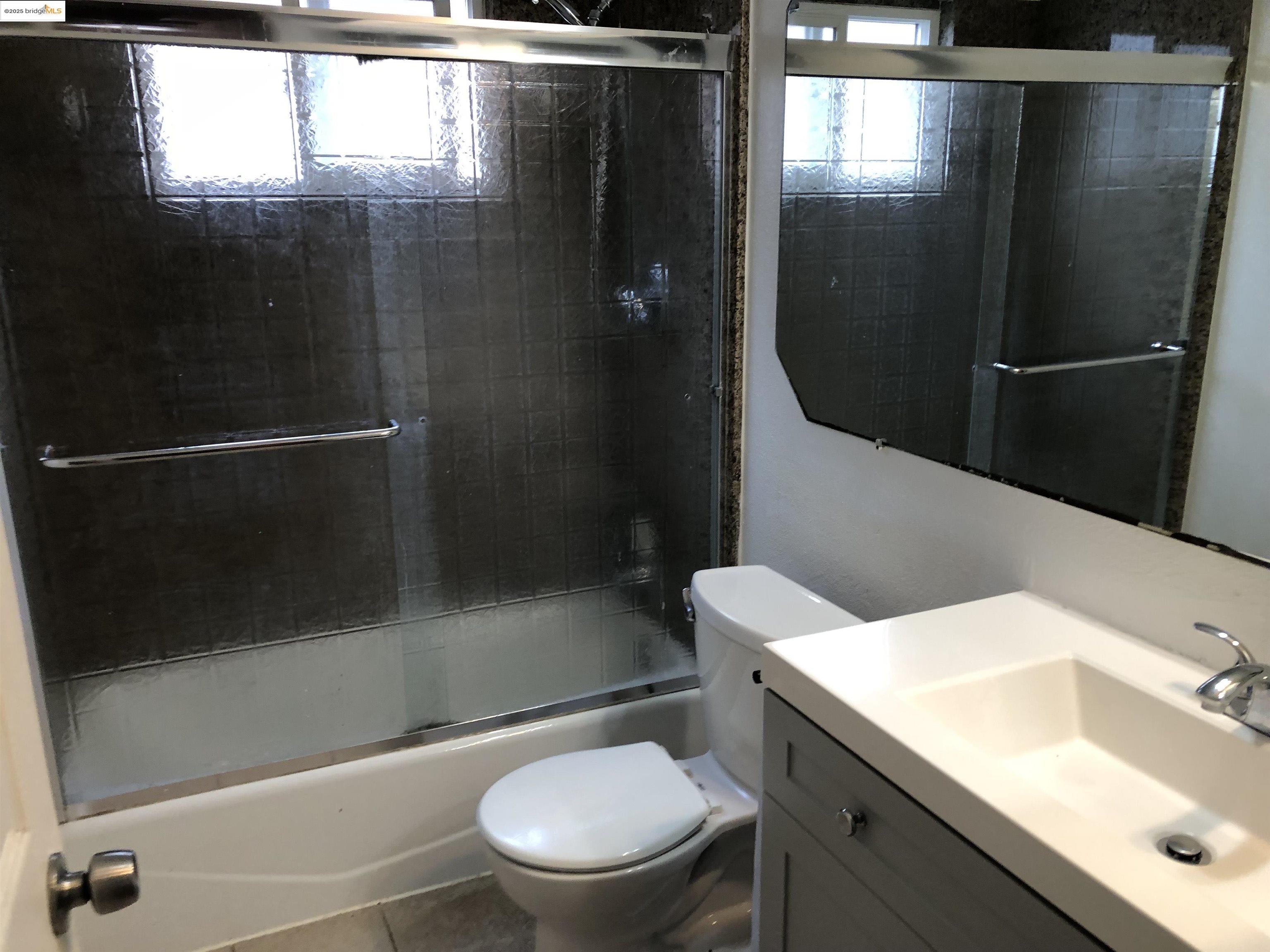 Detail Gallery Image 12 of 12 For 2174 Sugartree Dr, Pittsburg,  CA 94565 - 3 Beds | 2 Baths