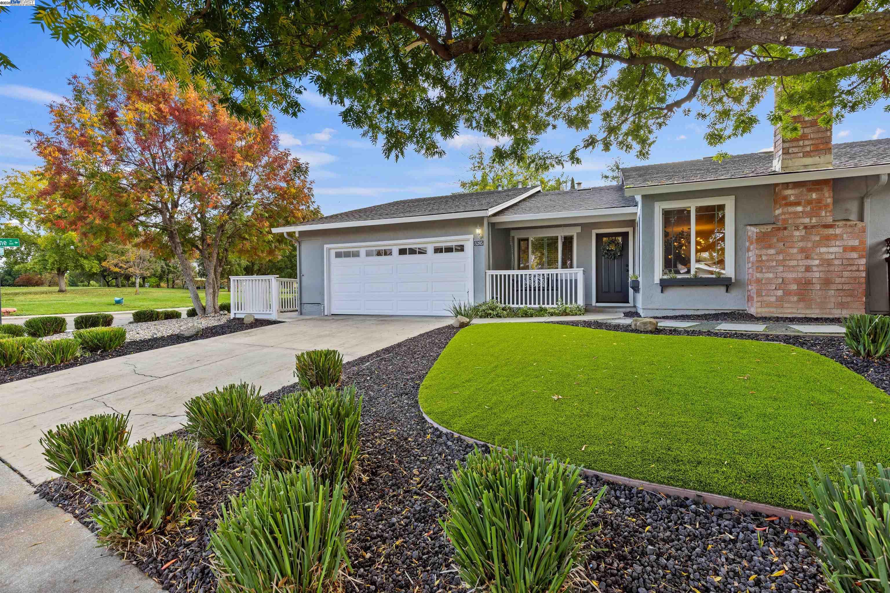 Detail Gallery Image 1 of 32 For 5285 Felicia Ave, Livermore,  CA 94550 - 3 Beds | 2 Baths