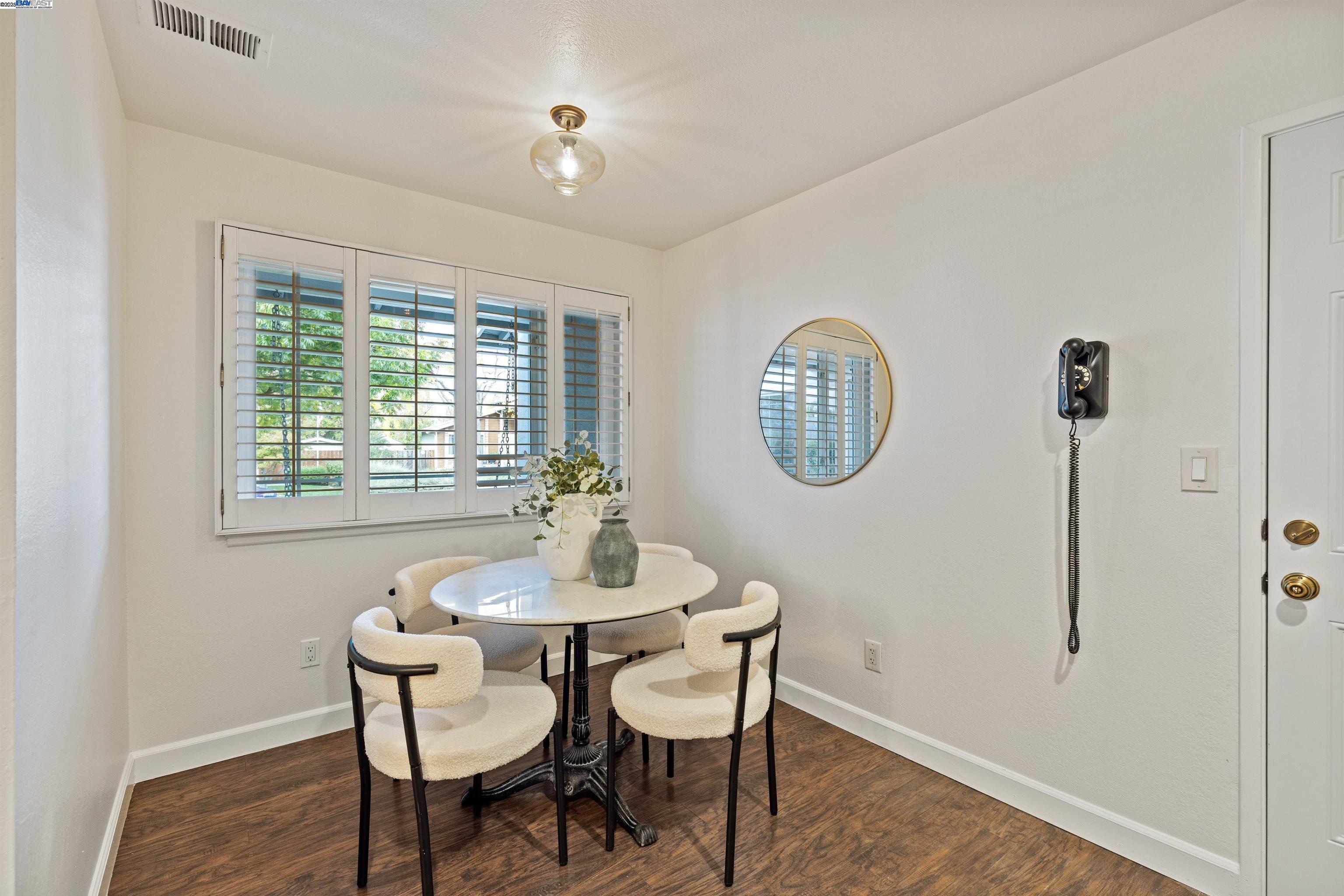 Detail Gallery Image 14 of 32 For 5285 Felicia Ave, Livermore,  CA 94550 - 3 Beds | 2 Baths