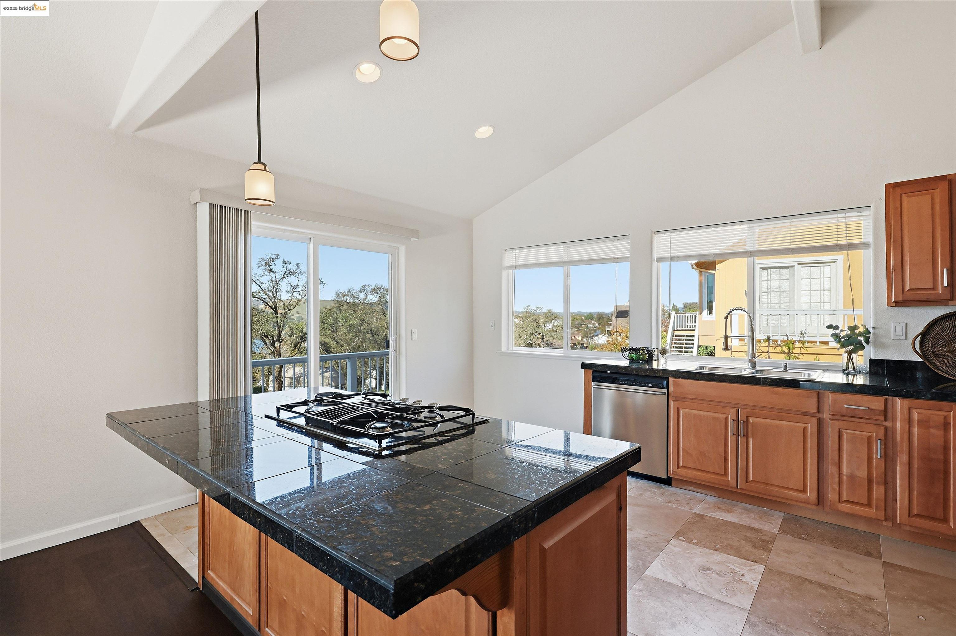 Detail Gallery Image 14 of 60 For 629 Poker Flat, Copperopolis,  CA 95228 - 3 Beds | 2/1 Baths