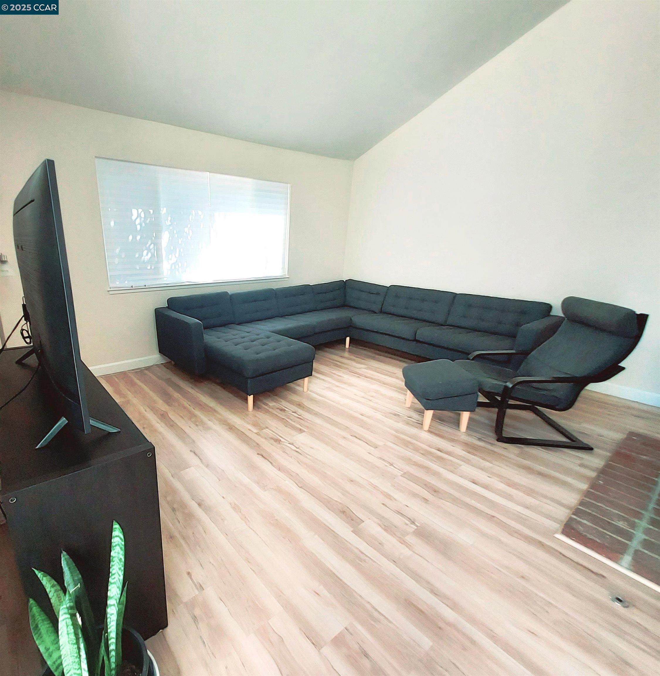 Photo #9: 41117993 Listing: Photo #9