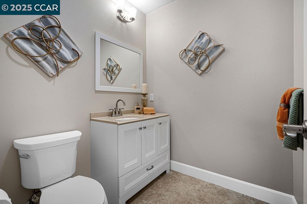 Detail Gallery Image 12 of 45 For 200 Valletta Ln, Pleasanton,  CA 94566 - 3 Beds | 2/2 Baths