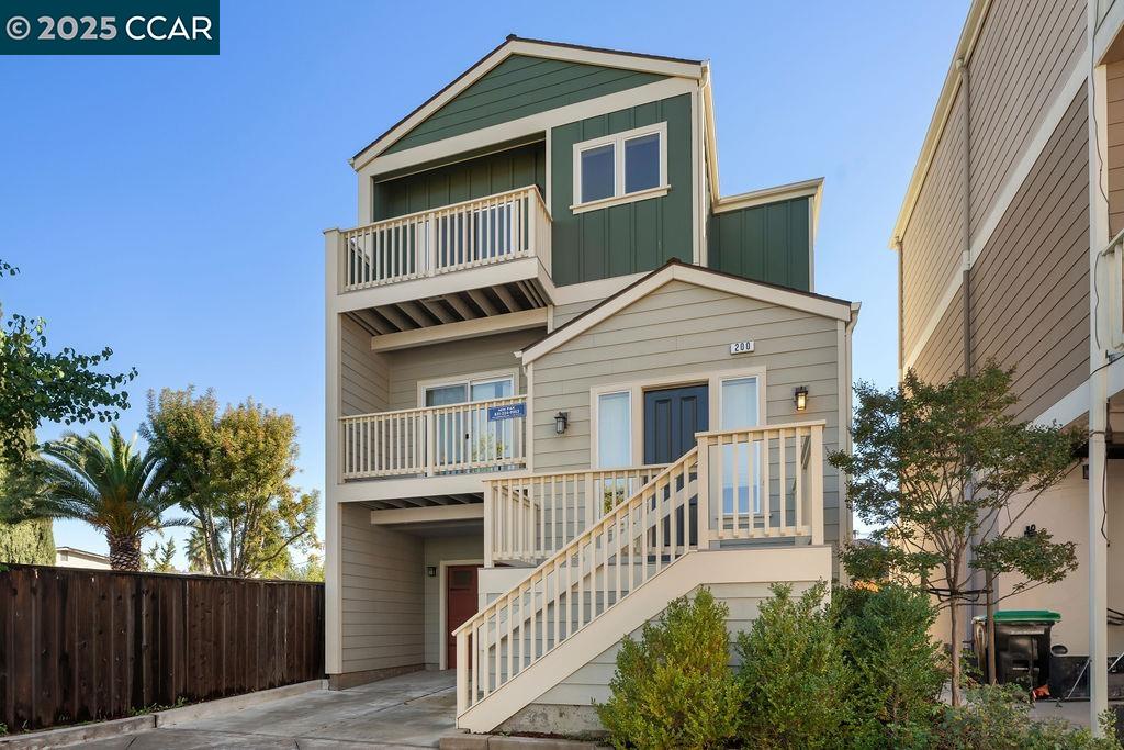 Detail Gallery Image 2 of 45 For 200 Valletta Ln, Pleasanton,  CA 94566 - 3 Beds | 2/2 Baths