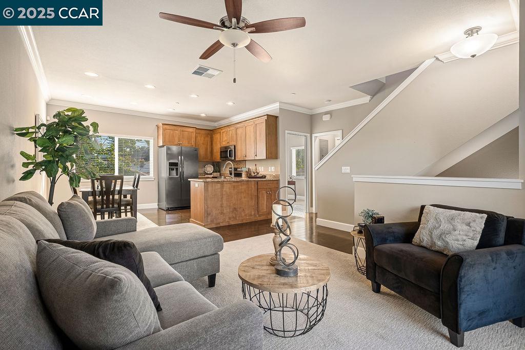 Detail Gallery Image 23 of 45 For 200 Valletta Ln, Pleasanton,  CA 94566 - 3 Beds | 2/2 Baths