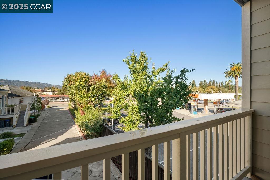 Detail Gallery Image 24 of 45 For 200 Valletta Ln, Pleasanton,  CA 94566 - 3 Beds | 2/2 Baths