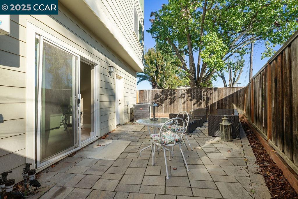 Detail Gallery Image 34 of 45 For 200 Valletta Ln, Pleasanton,  CA 94566 - 3 Beds | 2/2 Baths