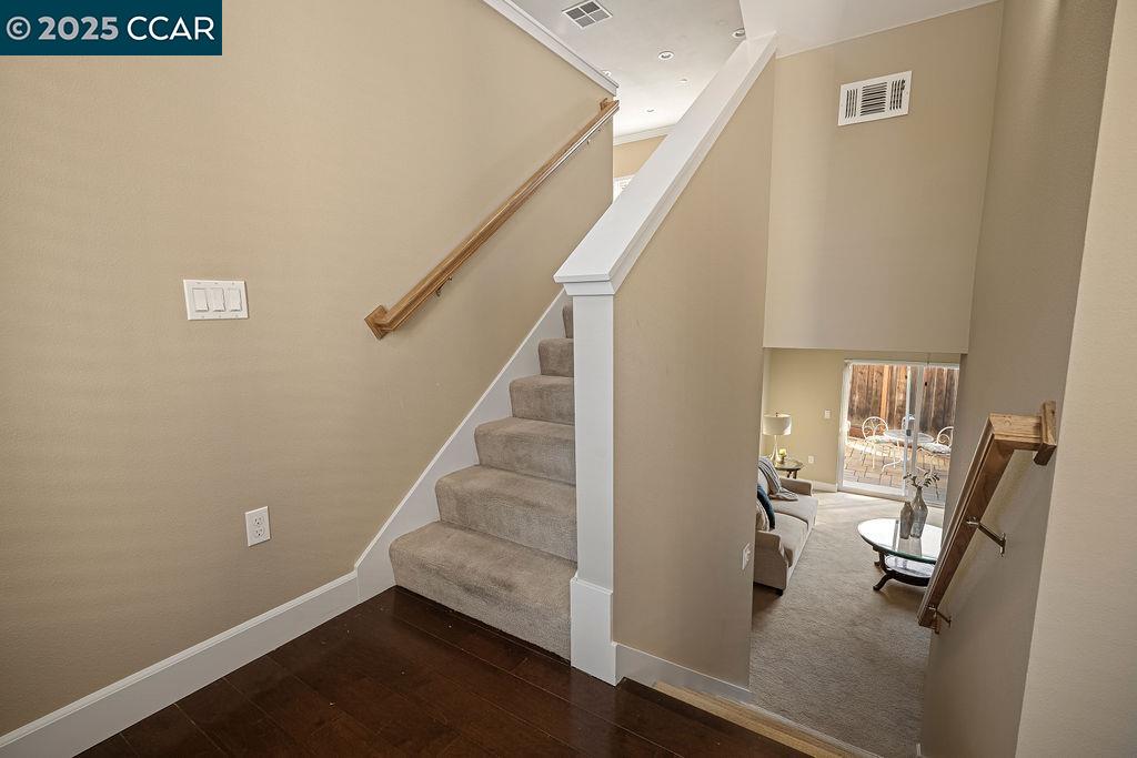 Detail Gallery Image 6 of 45 For 200 Valletta Ln, Pleasanton,  CA 94566 - 3 Beds | 2/2 Baths