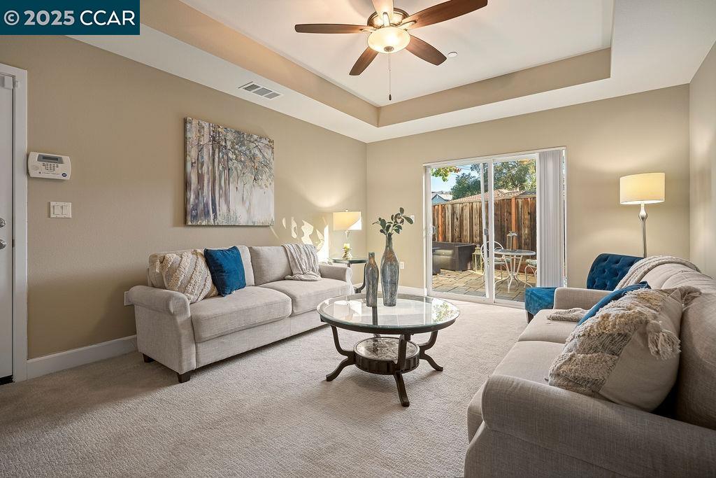 Detail Gallery Image 9 of 45 For 200 Valletta Ln, Pleasanton,  CA 94566 - 3 Beds | 2/2 Baths