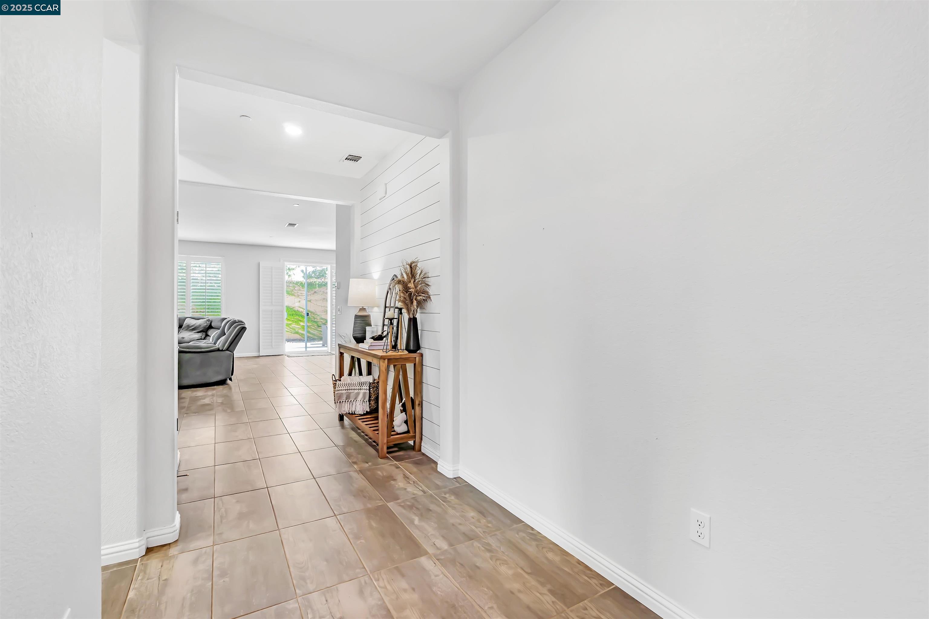 Detail Gallery Image 14 of 39 For 158 Wooley Creek Way, Brentwood,  CA 94513 - 4 Beds | 2/1 Baths