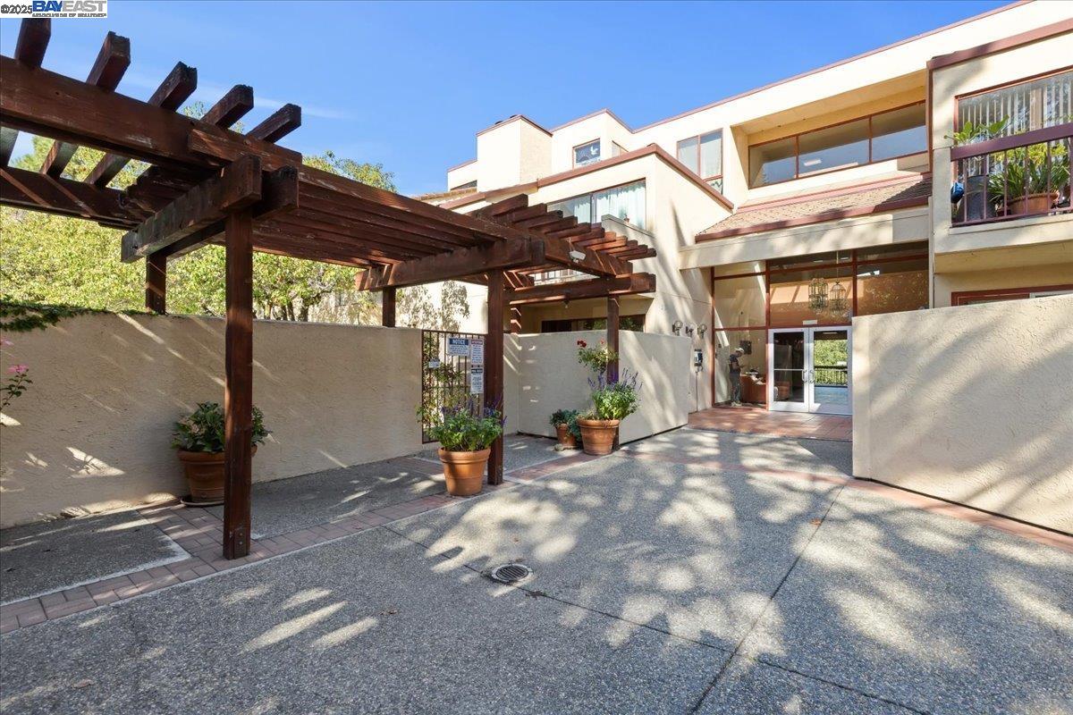 Photo #1: 41118007 Listing: Photo #1