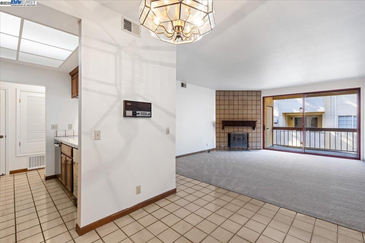 Photo #5: 41118007 Listing: Photo #5