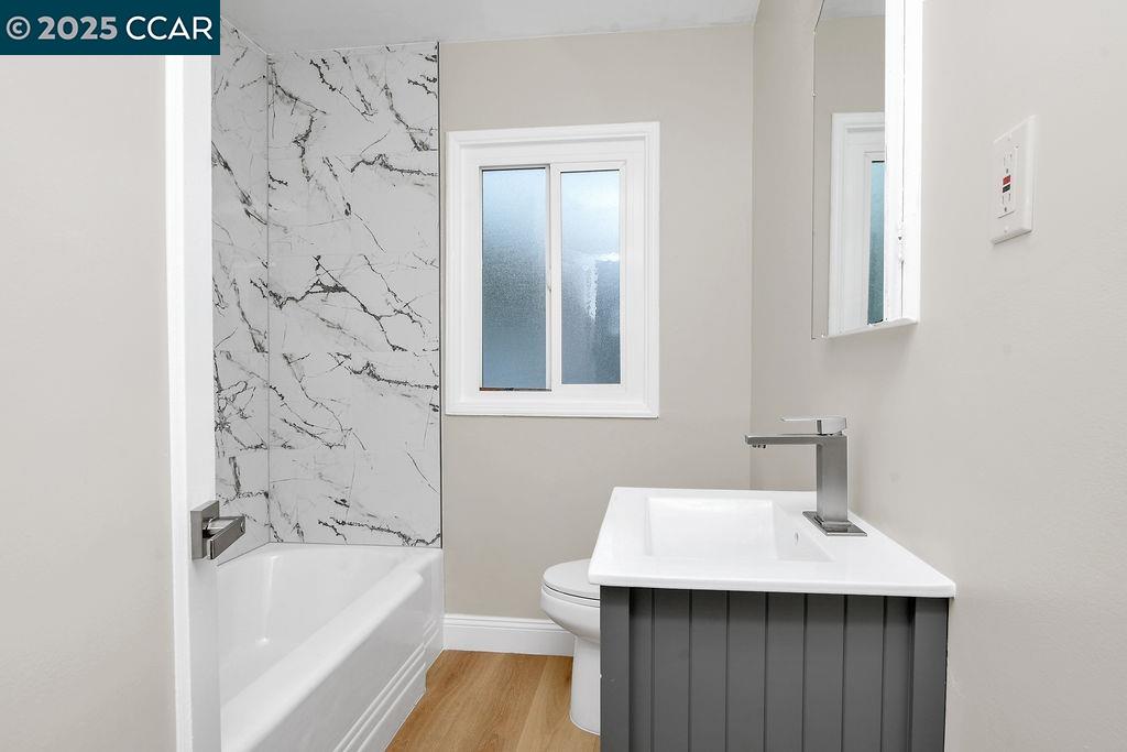 Detail Gallery Image 12 of 23 For 436 S 16th St, Richmond,  CA 94804 - 3 Beds | 2 Baths