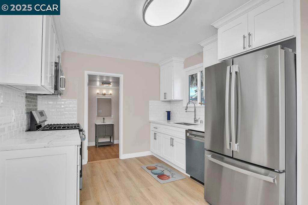 Detail Gallery Image 6 of 23 For 436 S 16th St, Richmond,  CA 94804 - 3 Beds | 2 Baths