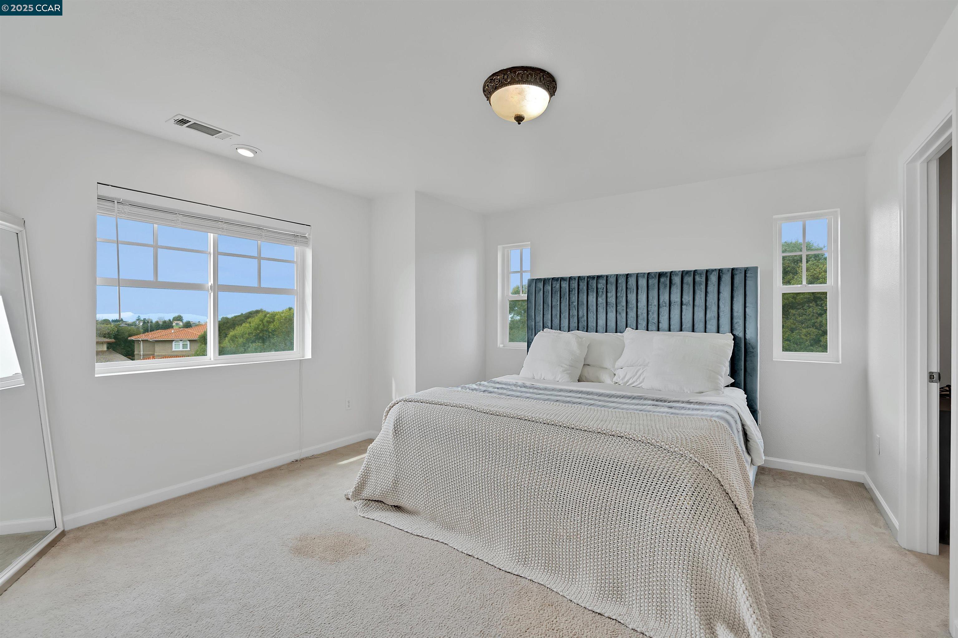 Detail Gallery Image 23 of 26 For 213 N Rancho Place, El Sobrante,  CA 94803 - 3 Beds | 2/1 Baths