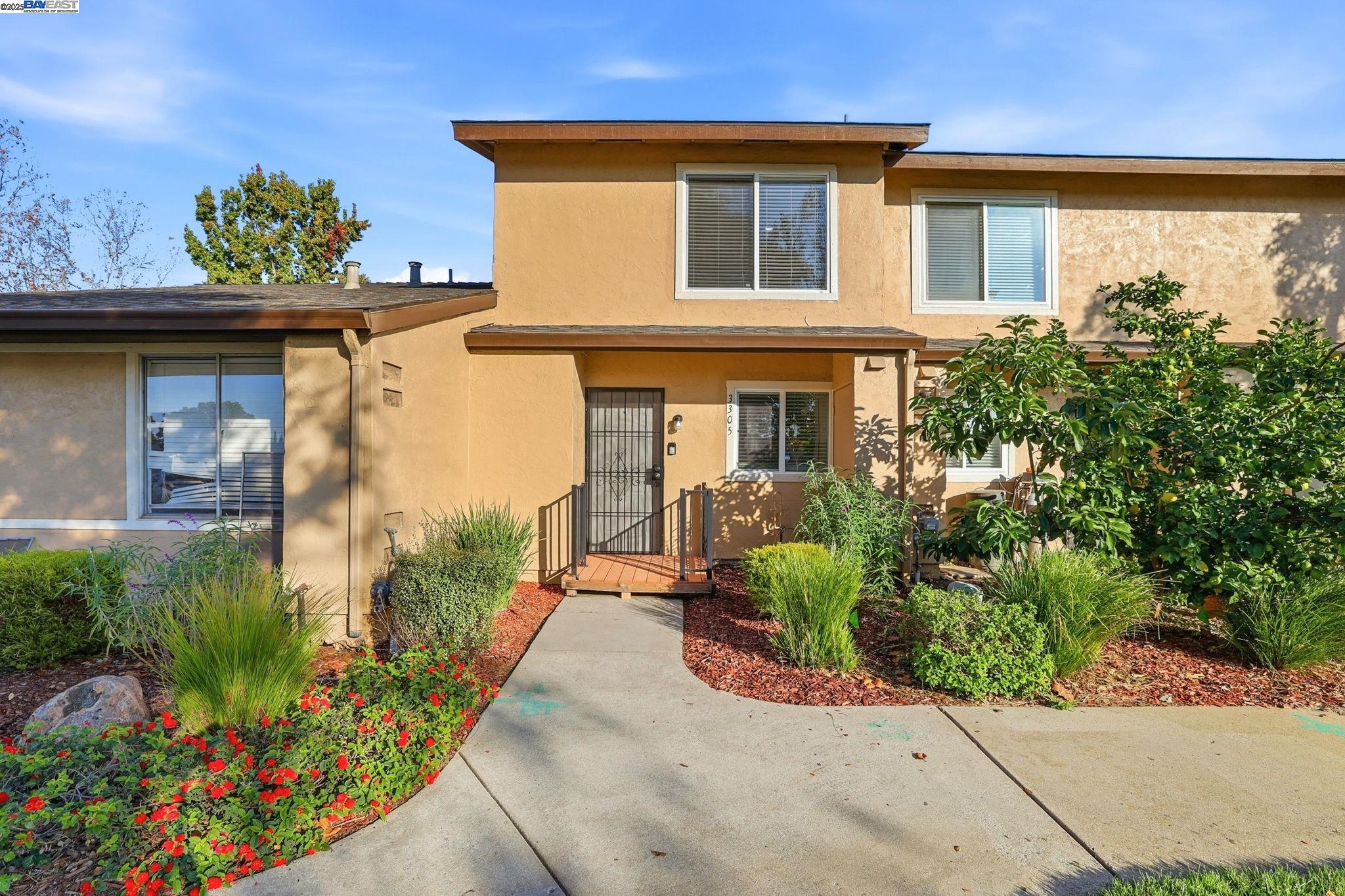Detail Gallery Image 1 of 34 For 3305 Innerwick Ln, San Jose,  CA 95121 - 2 Beds | 1/1 Baths