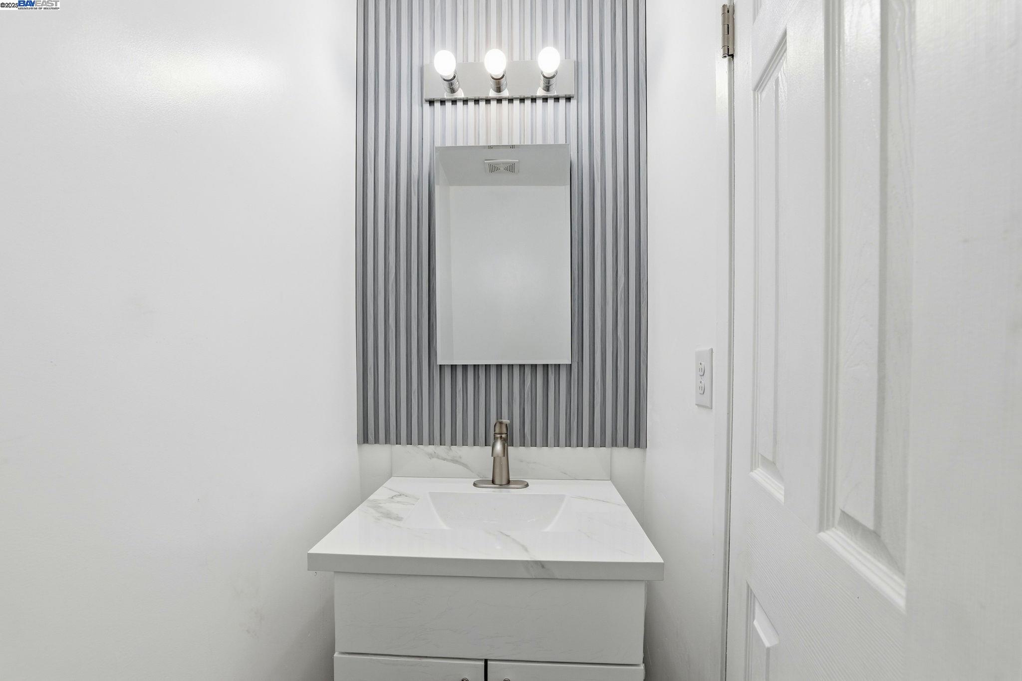 Detail Gallery Image 25 of 34 For 3305 Innerwick Ln, San Jose,  CA 95121 - 2 Beds | 1/1 Baths