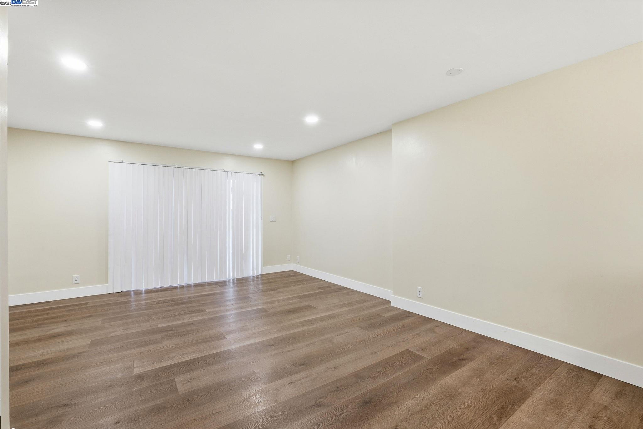 Detail Gallery Image 5 of 34 For 3305 Innerwick Ln, San Jose,  CA 95121 - 2 Beds | 1/1 Baths