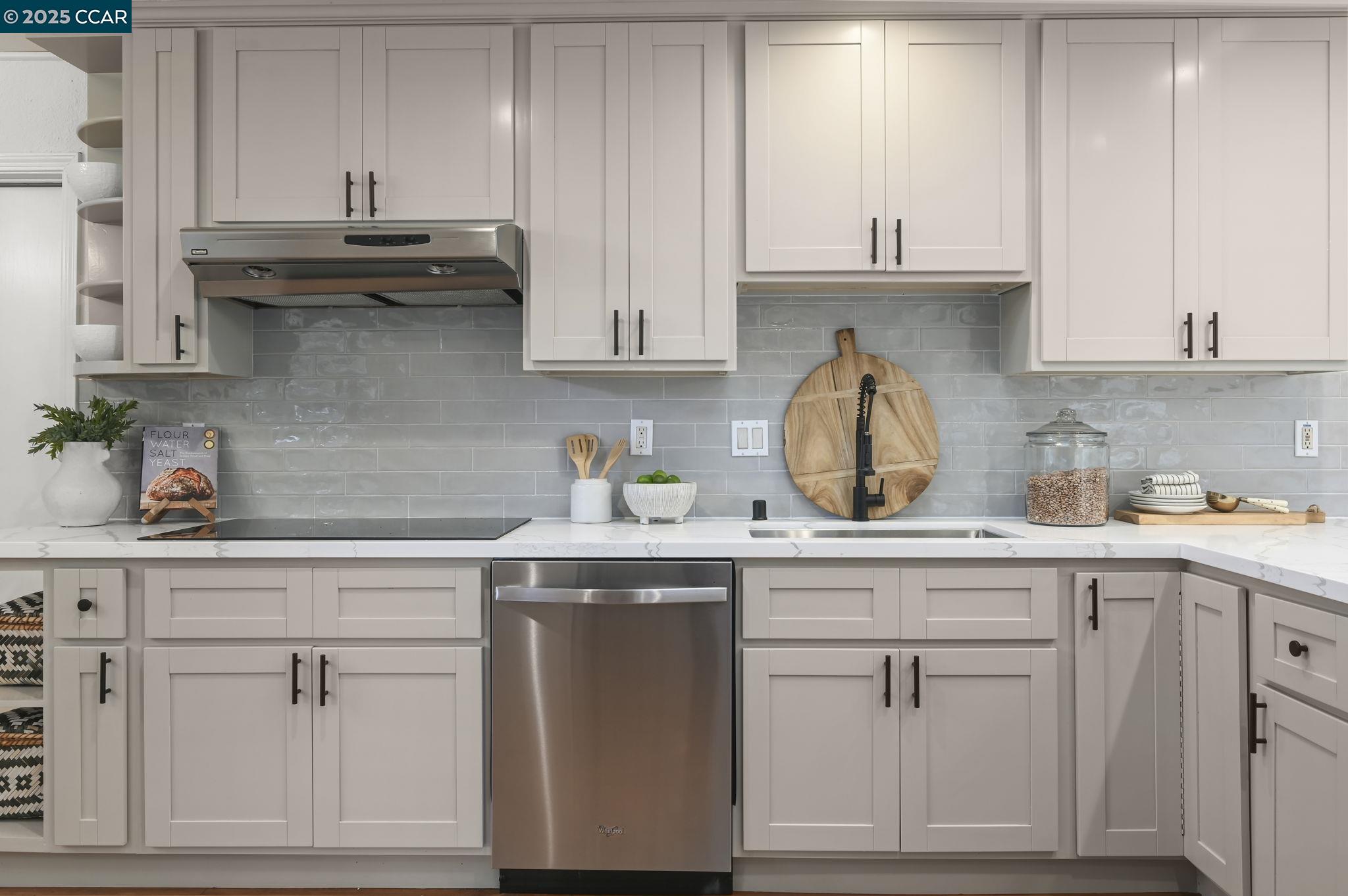 Detail Gallery Image 12 of 45 For 420 Stonefield Pl, Moraga,  CA 94556 - 4 Beds | 3/1 Baths