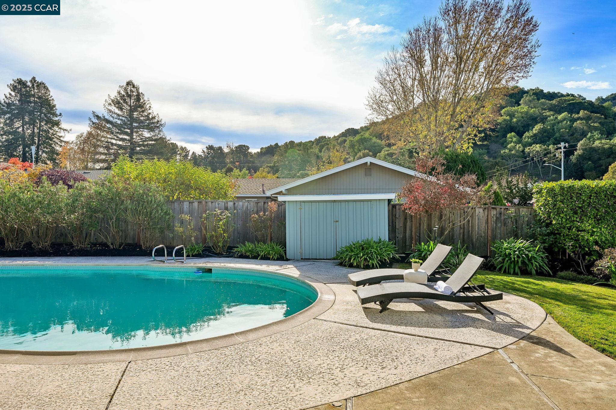 Detail Gallery Image 37 of 45 For 420 Stonefield Pl, Moraga,  CA 94556 - 4 Beds | 3/1 Baths